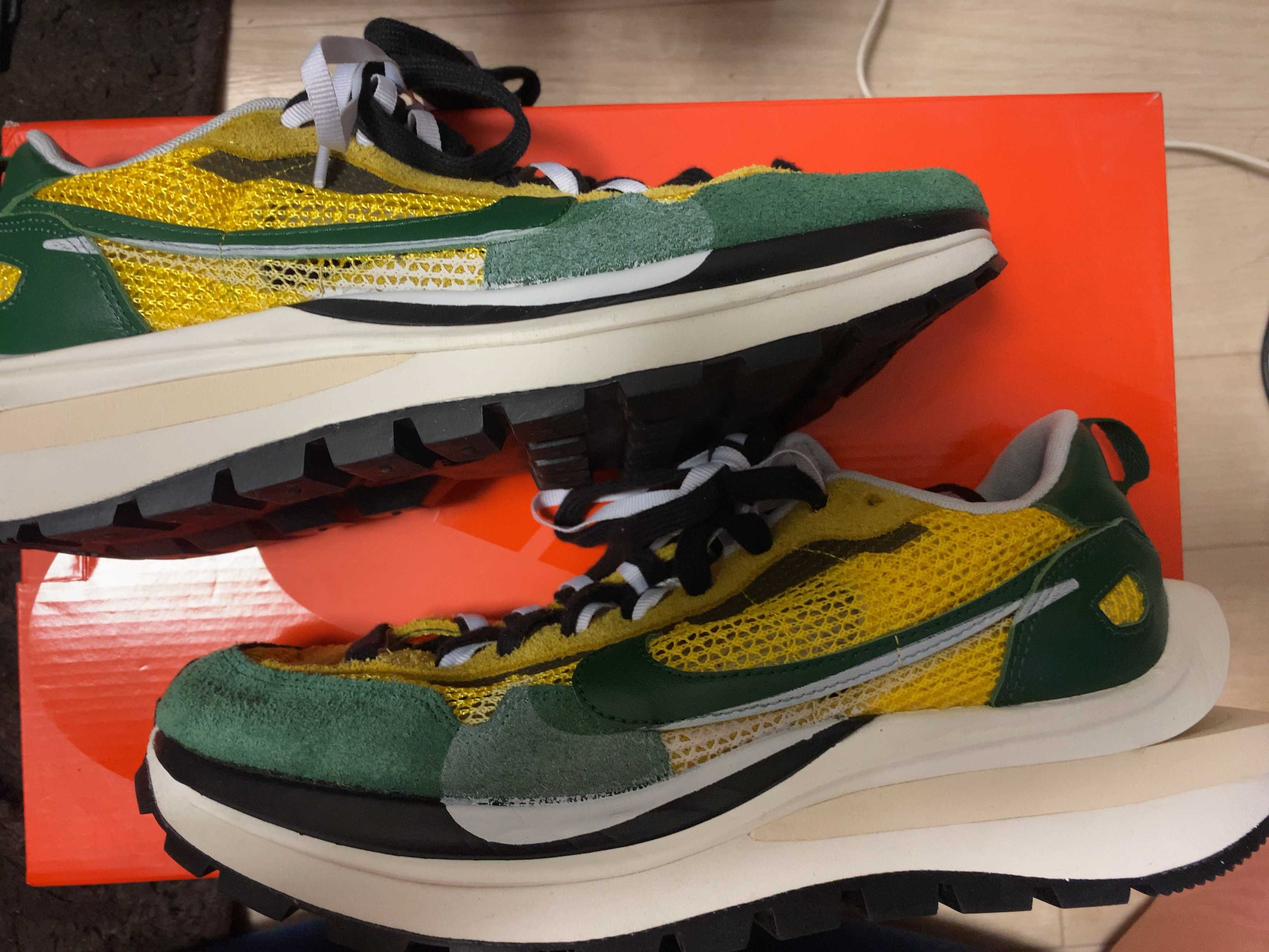 sacai × Nike Vapor Waffle "Tour Yellow/Stadium Green-Sail"