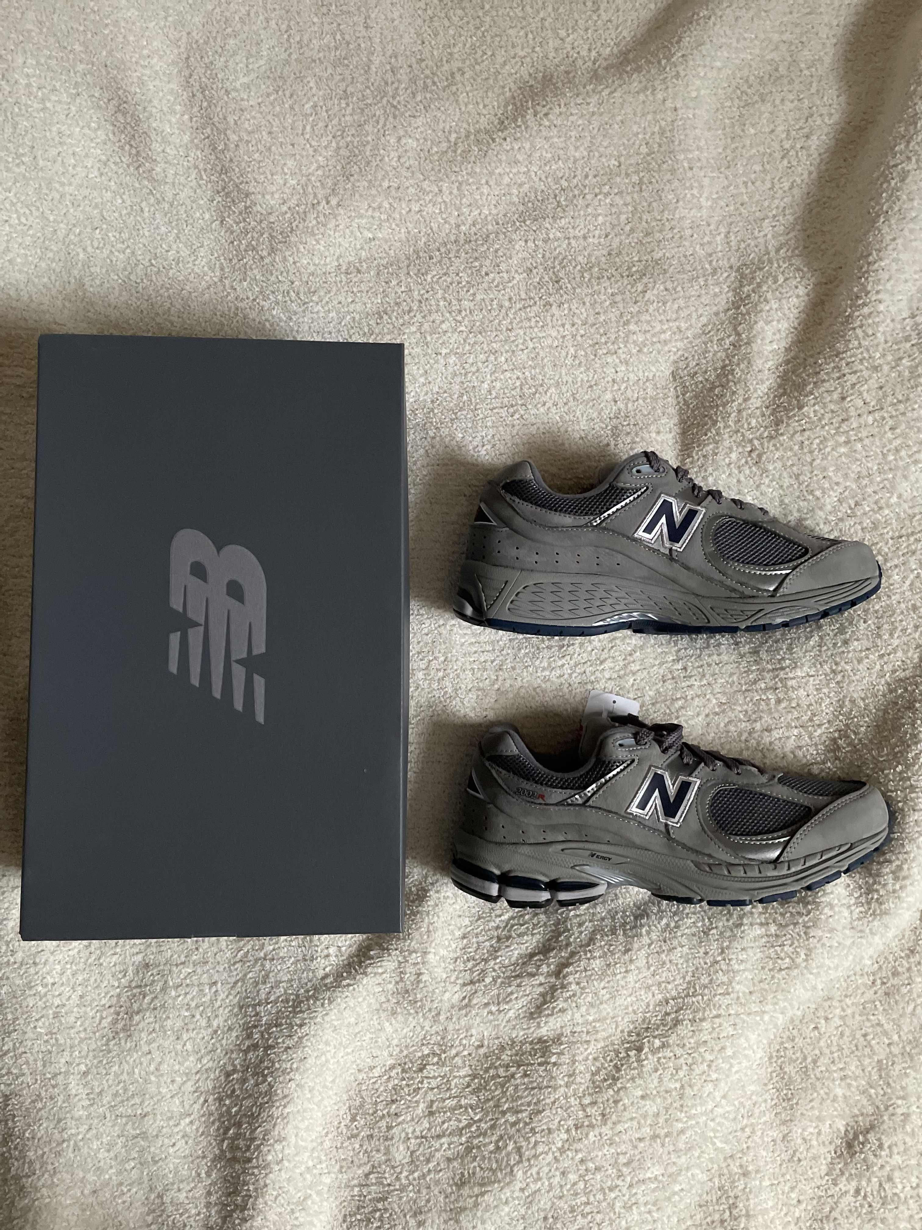 New Balance 2002R "Gray"