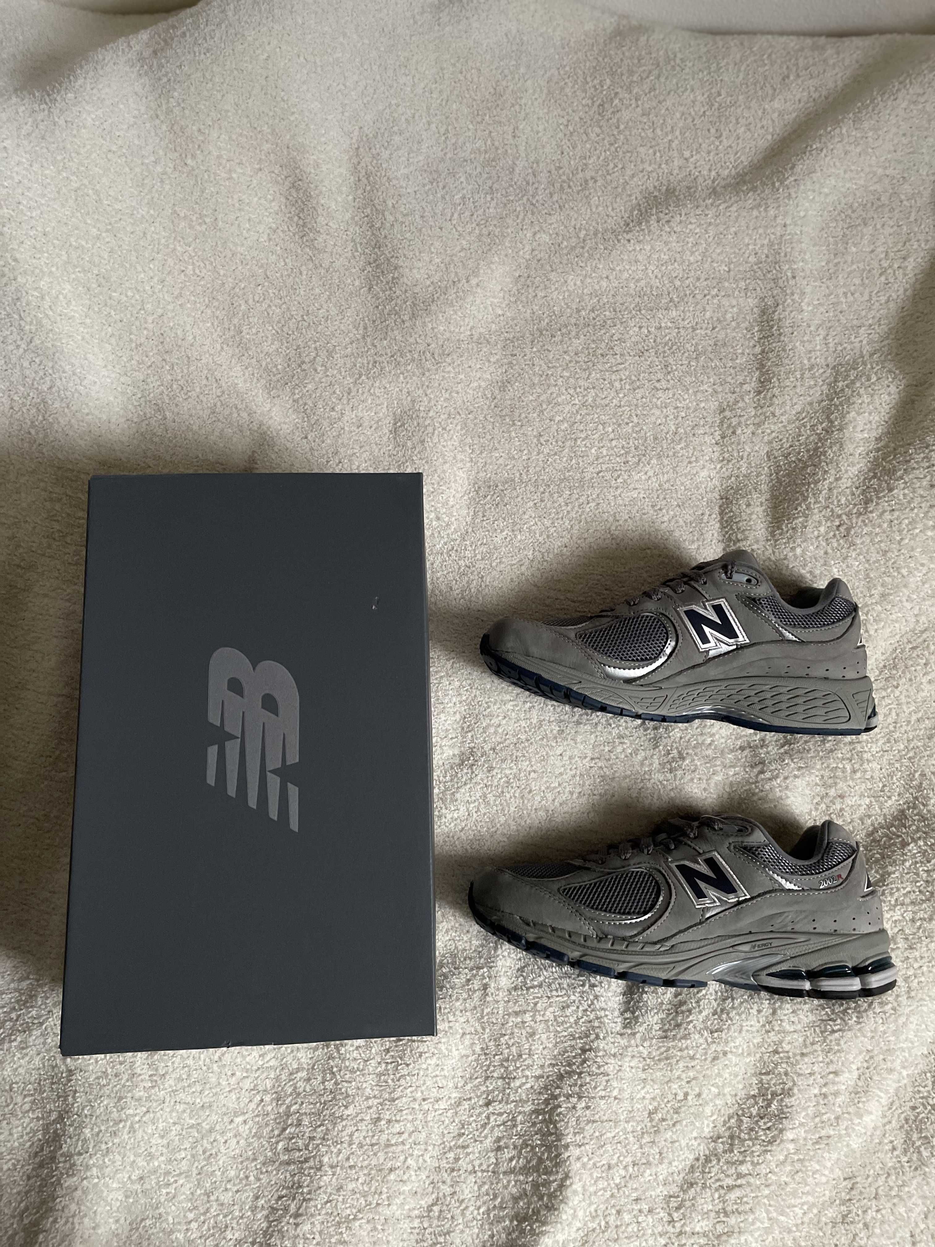 New Balance 2002R "Gray"