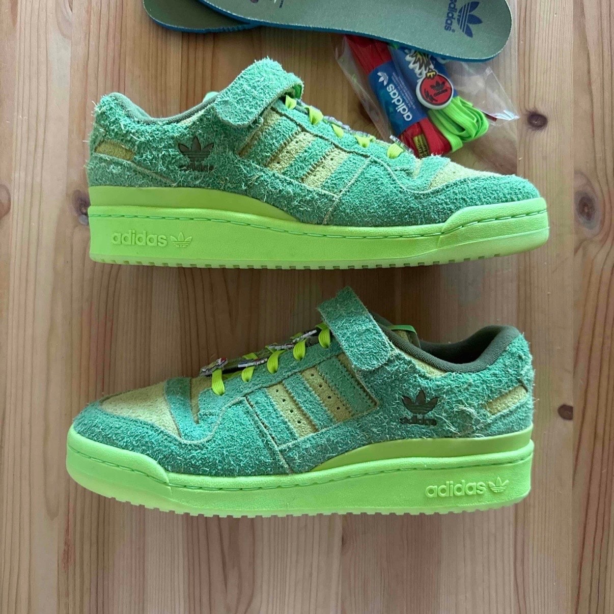 The Grinch × adidas Forum Low "Green"
