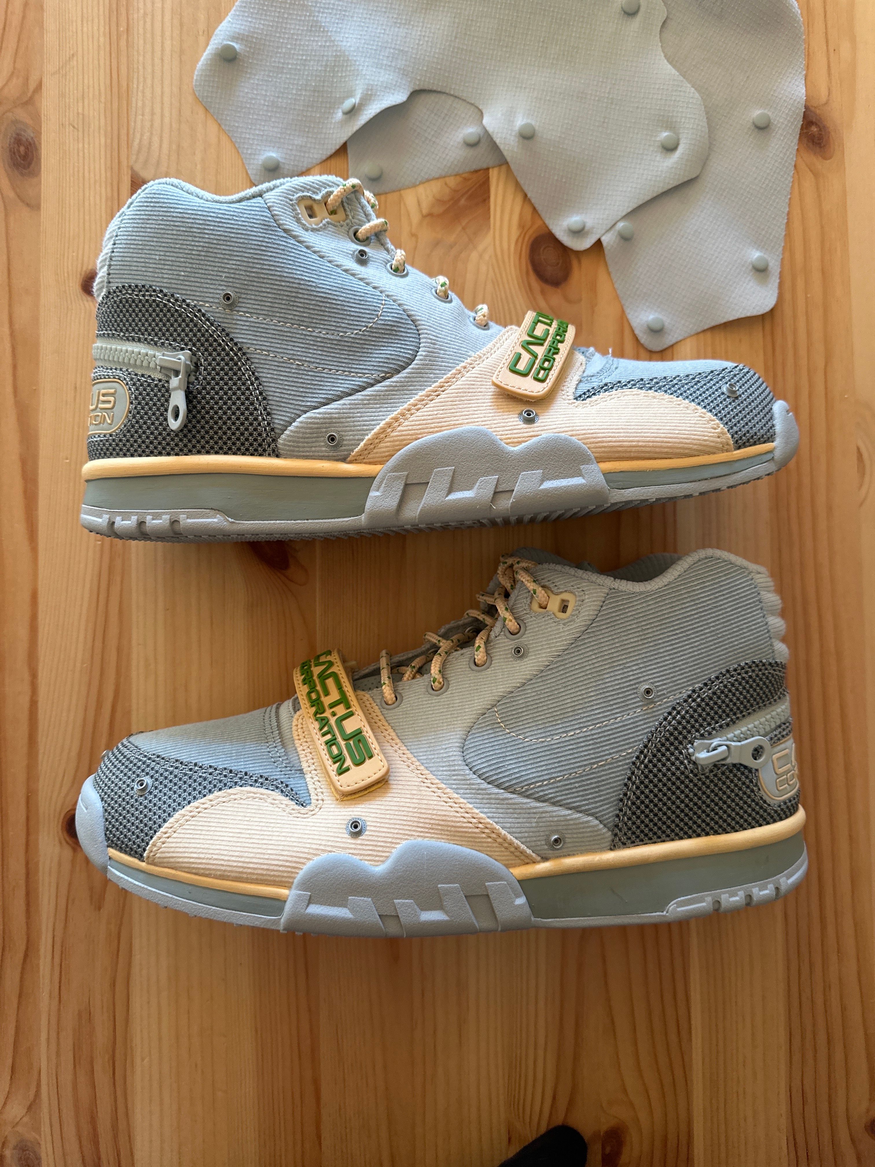 Travis Scott × Nike Air Trainer 1 SP "Grey Haze and Dusty Sage"