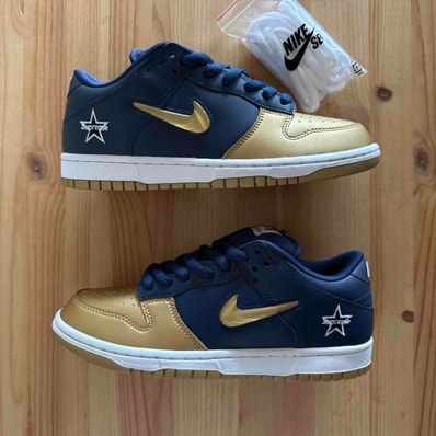 Supreme × Nike SB Dunk Low OG QS "Metallic Gold/Navy"
