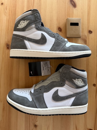Nike Air Jordan 1 Retro High OG "Black and Smoke Grey"