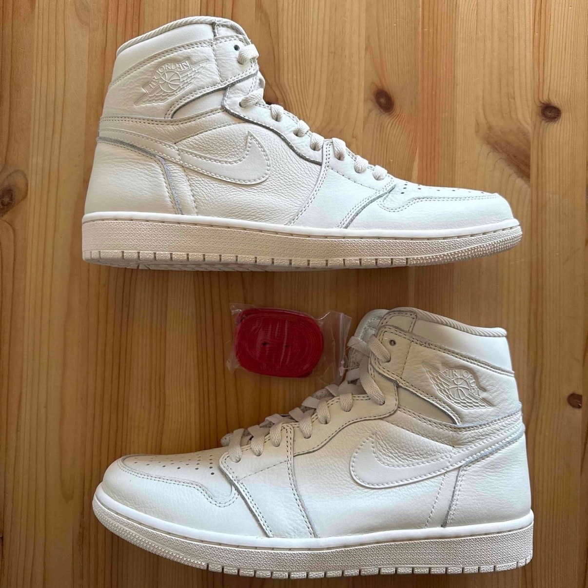 Nike Air Jordan 1 Retro High OG "Sail"