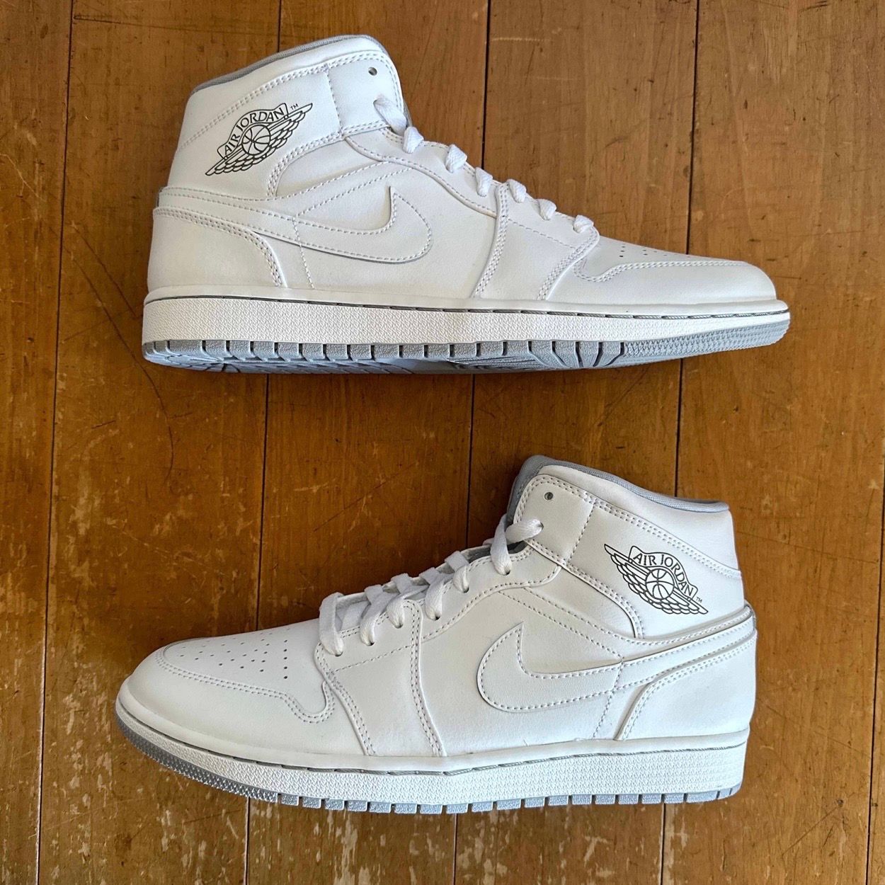 NIKE AIR JORDAN 1 MID WHITE WOLF GREY (2016)