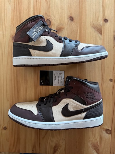 Nike Air Jordan 1 Mid SE "Paris YMCA"