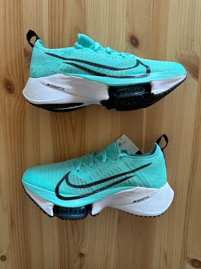 Nike Women's Air Zoom Tempo Next% Flyknit "Hyper Turquoise/Black/Chlorine Blue"
