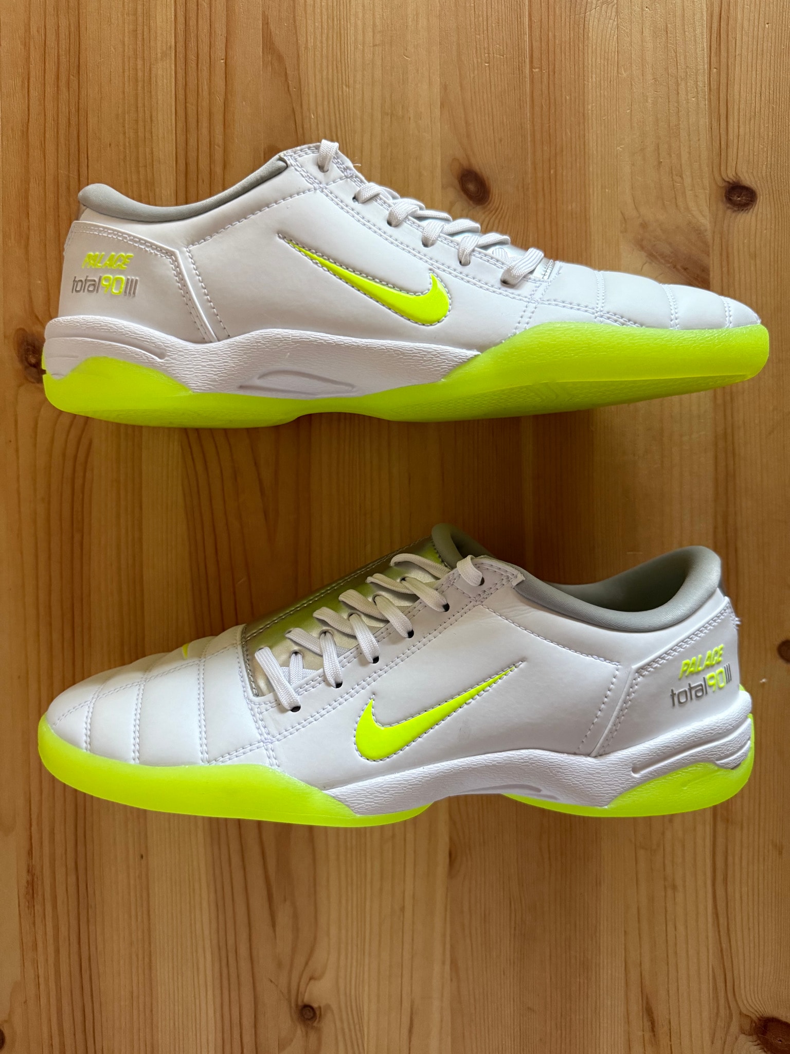 PALACE x Nike Total 90 3 "White/Volt/Metallic Silver"