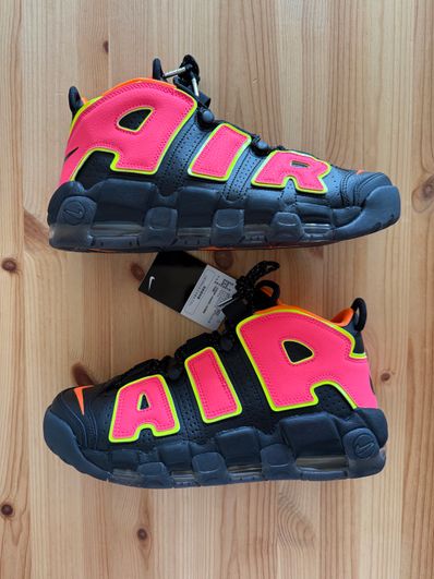 NIKE Women's AIR MORE UPTEMPO "HOT PUNCH"