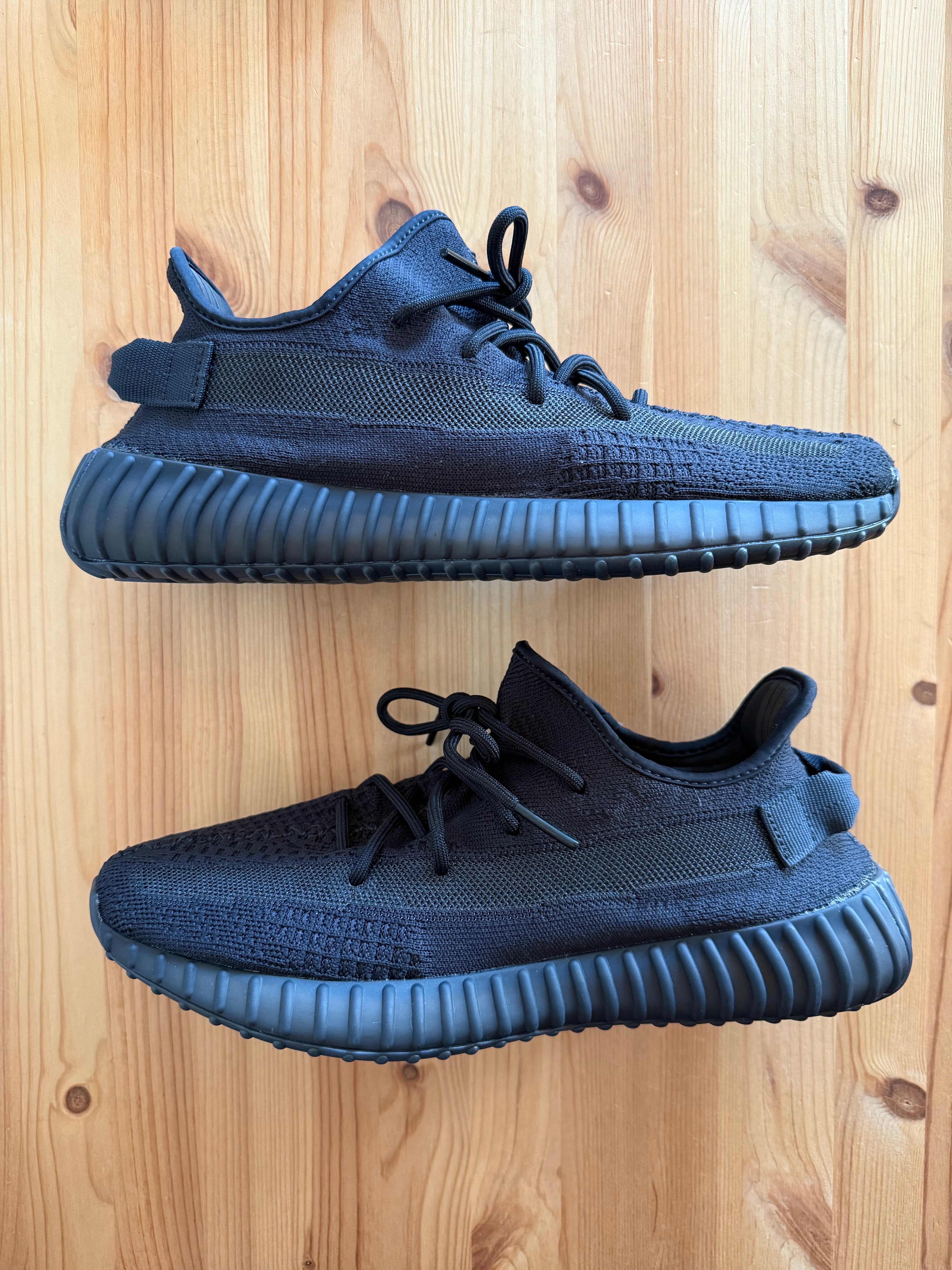 adidas YEEZY Boost 350V2 