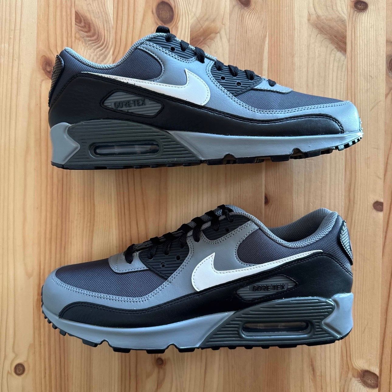 Nike Air Max 90 GORE-TEX "Smoke Grey"