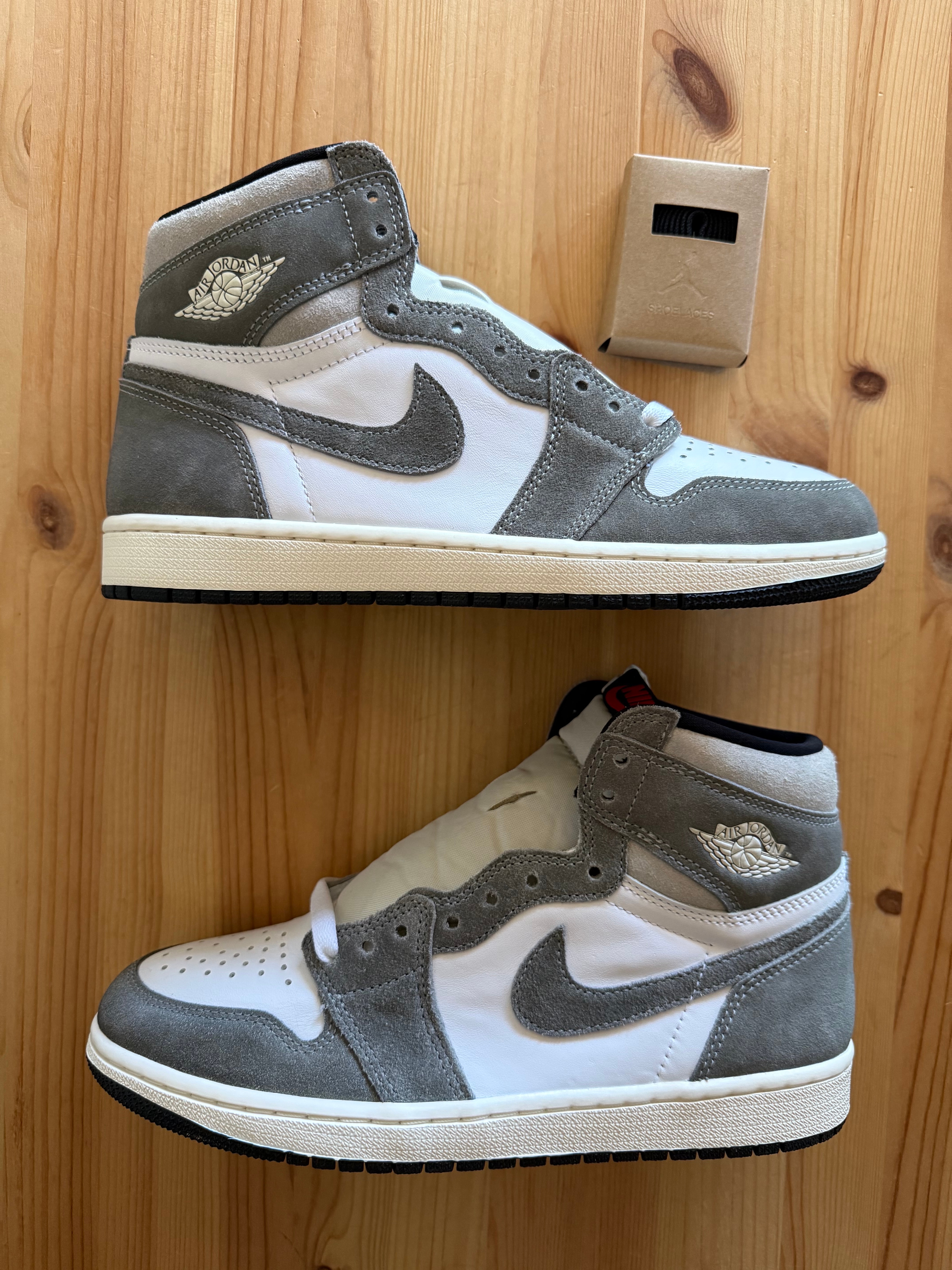 Nike Air Jordan 1 Retro High OG "Black and Smoke Grey"