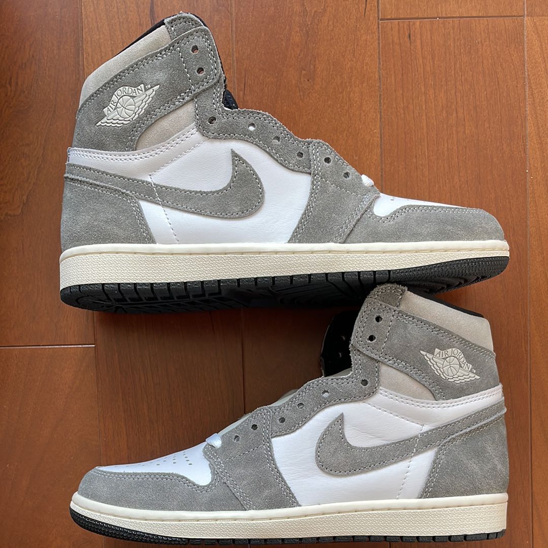 Nike Air Jordan 1 Retro High OG "Black and Smoke Grey"