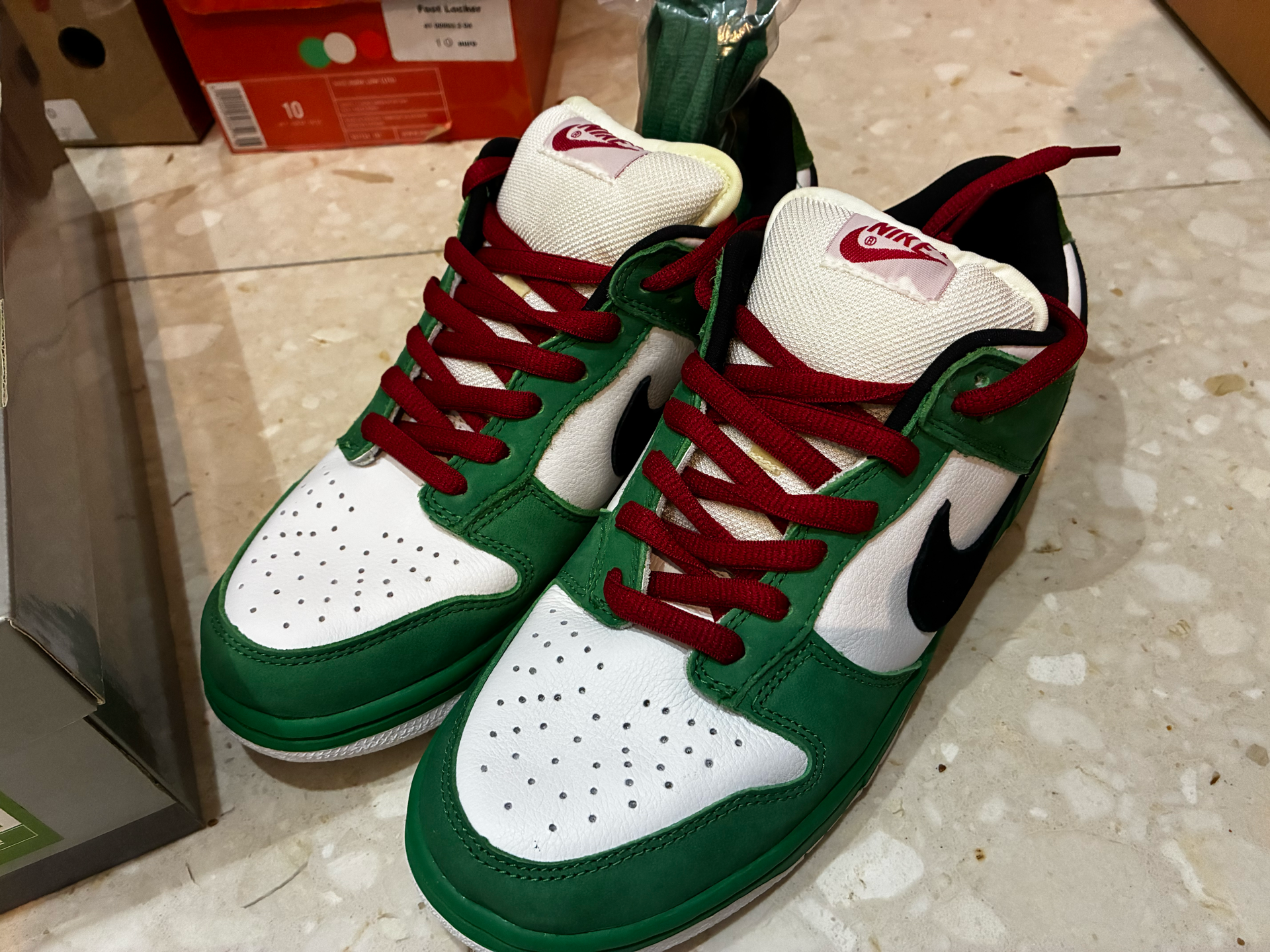 Nike SB Dunk Low "Heineken"
