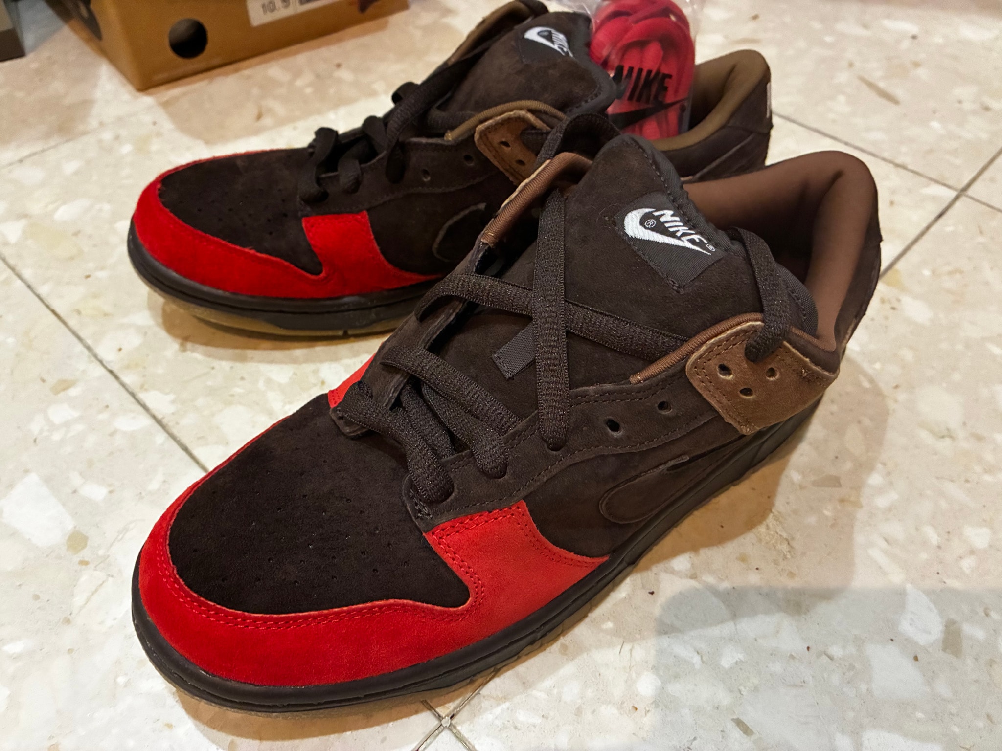 Nike SB Dunk Low "Bison"