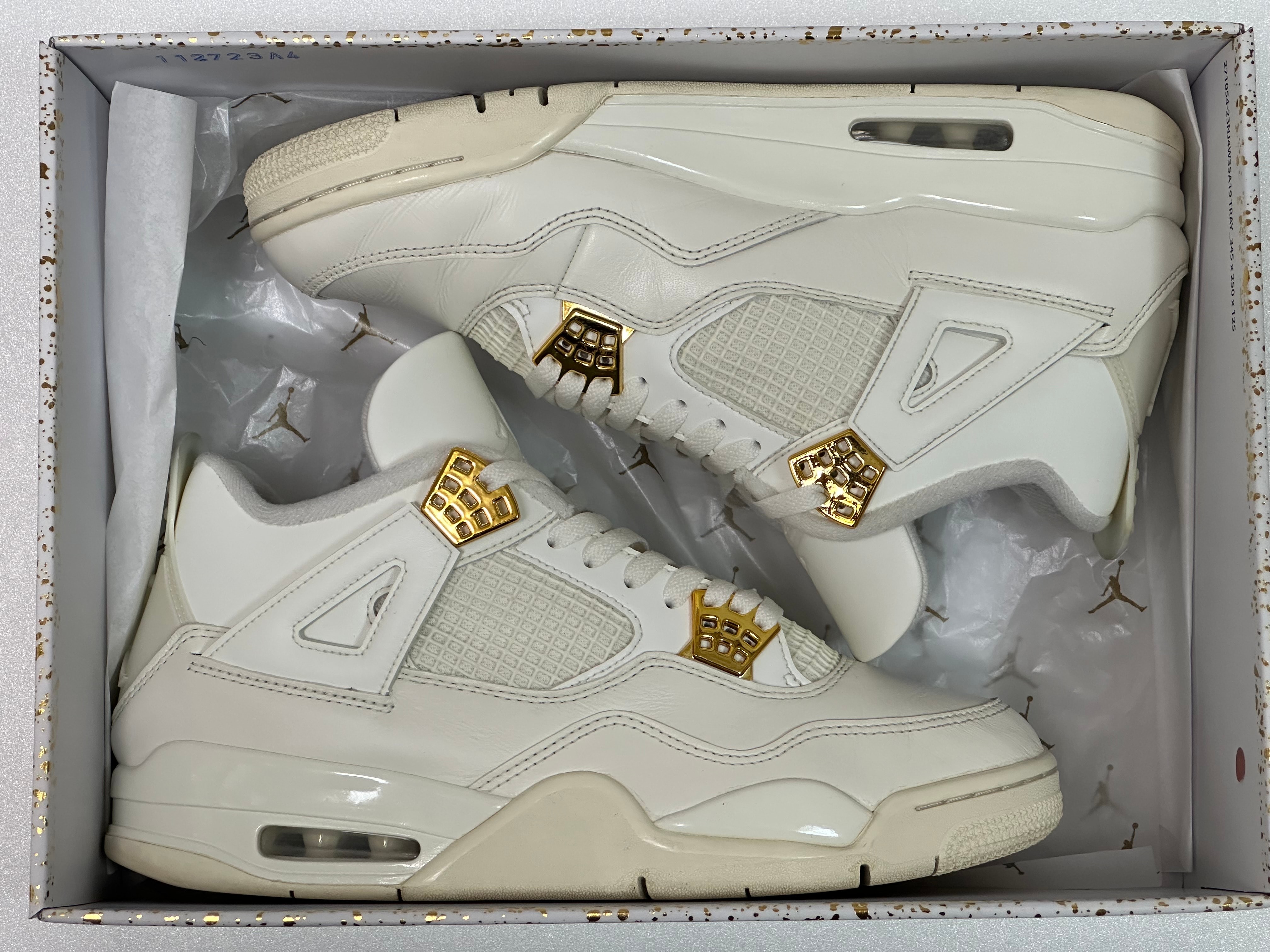 ナイキ ウィメンズ エアジョーダン4 レトロ "ホワイト アンド ゴールド"