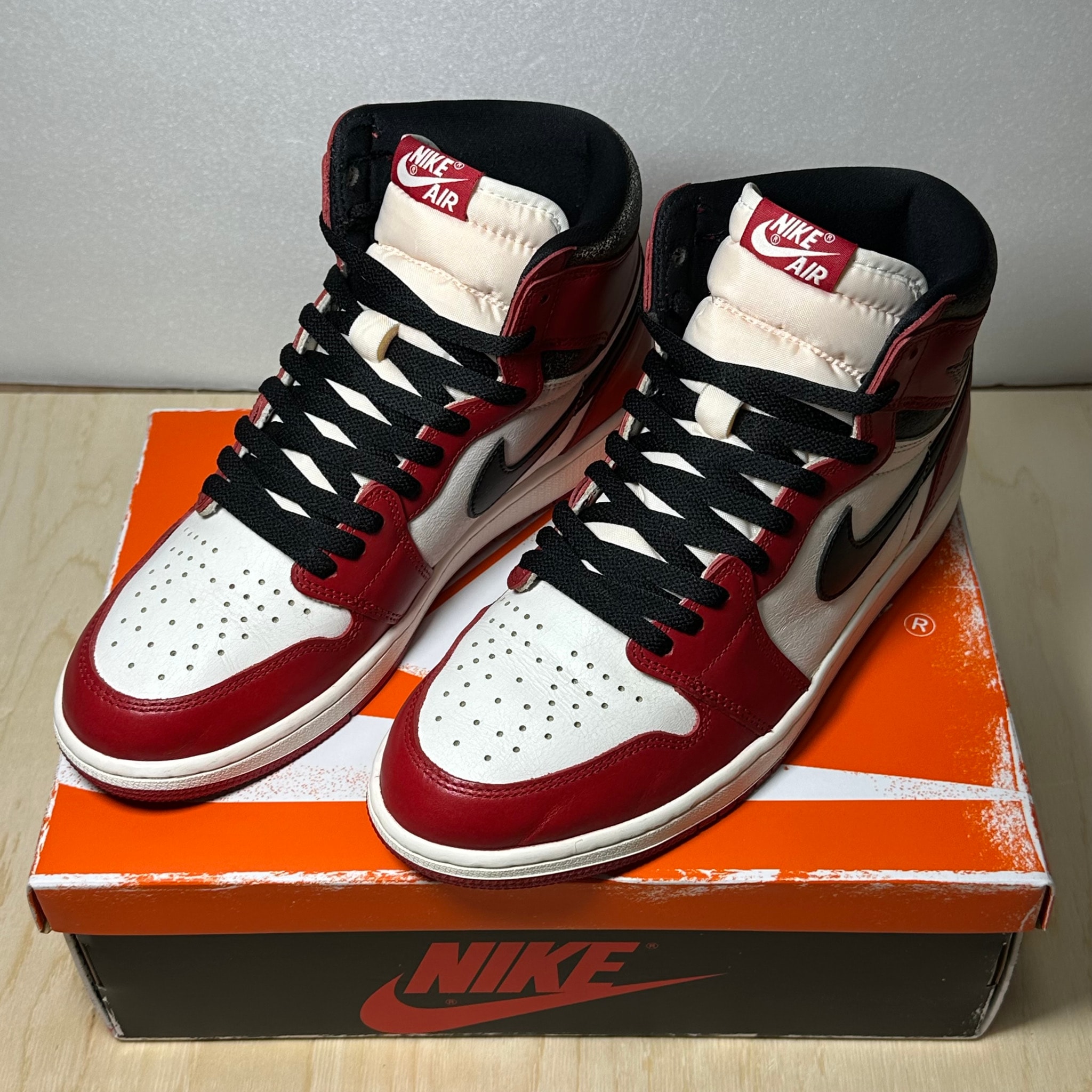 Nike Air Jordan 1 High OG "Lost & Found/Chicago"