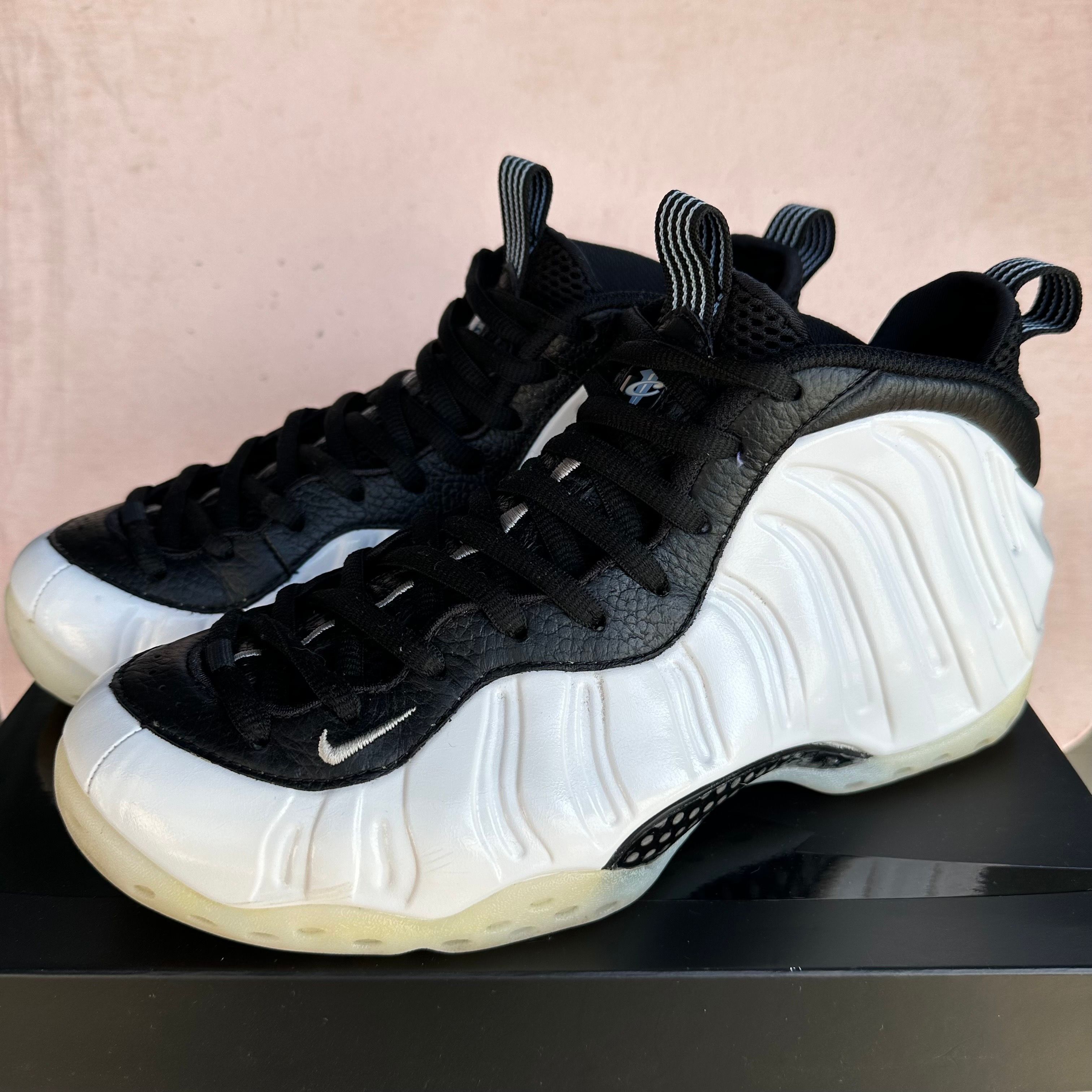 Nike Air Foamposite One "White and Black"