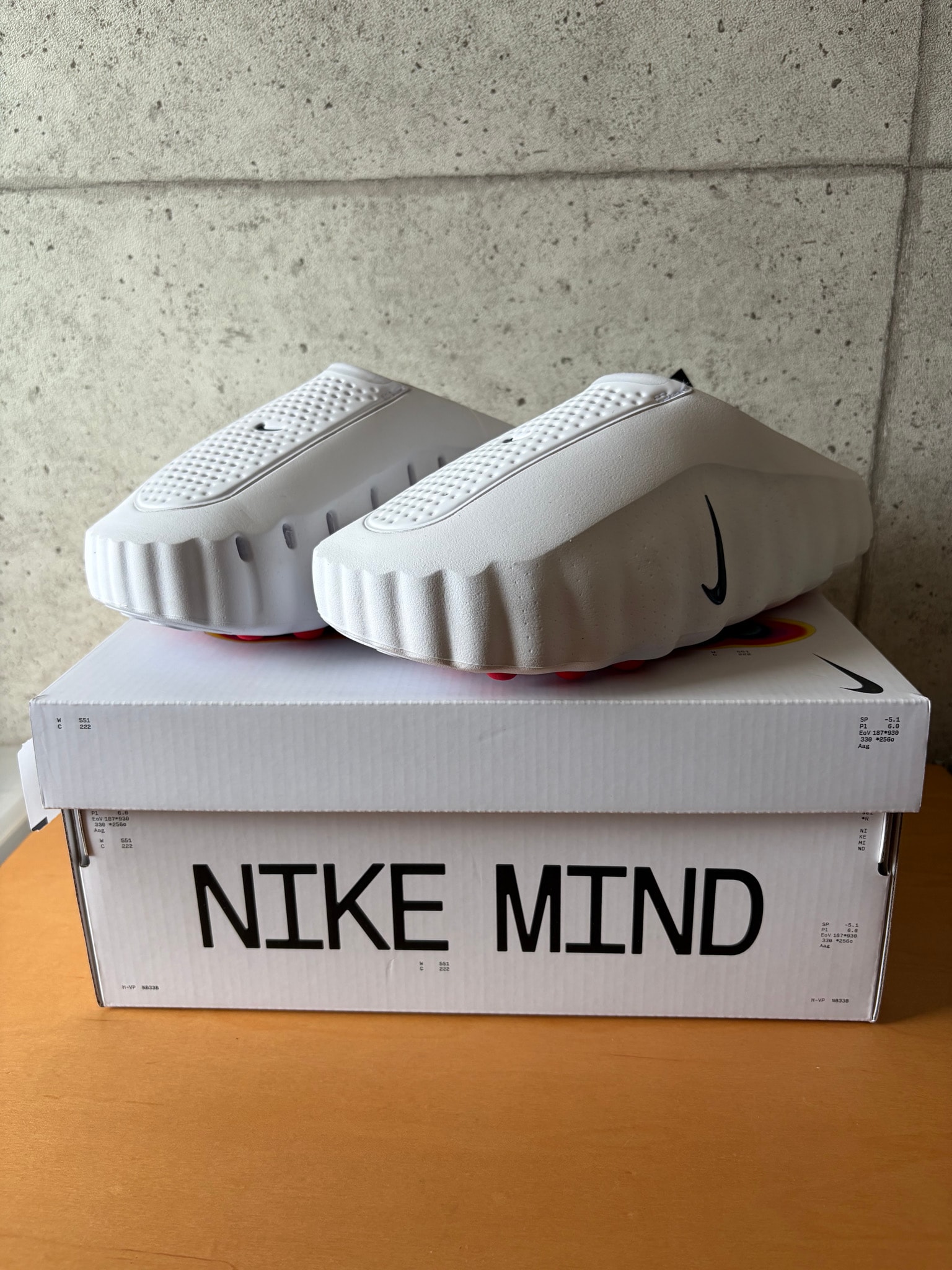 Nike Mind 001 Mules "White/Speed Red"