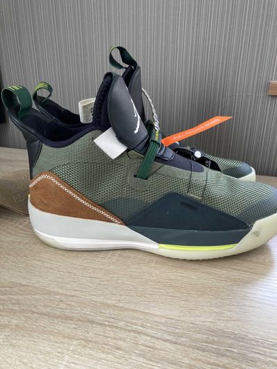 Travis Scott × Nike Air Jordan 33 NRG "Cactus Jack"