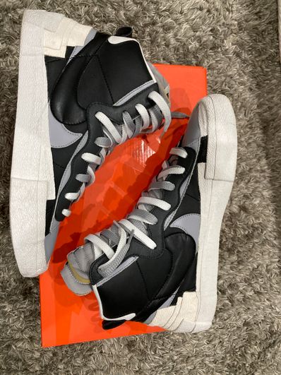 sacai × NIKE BLAZER MID "BLACK/WOLF GREY/WHITE"