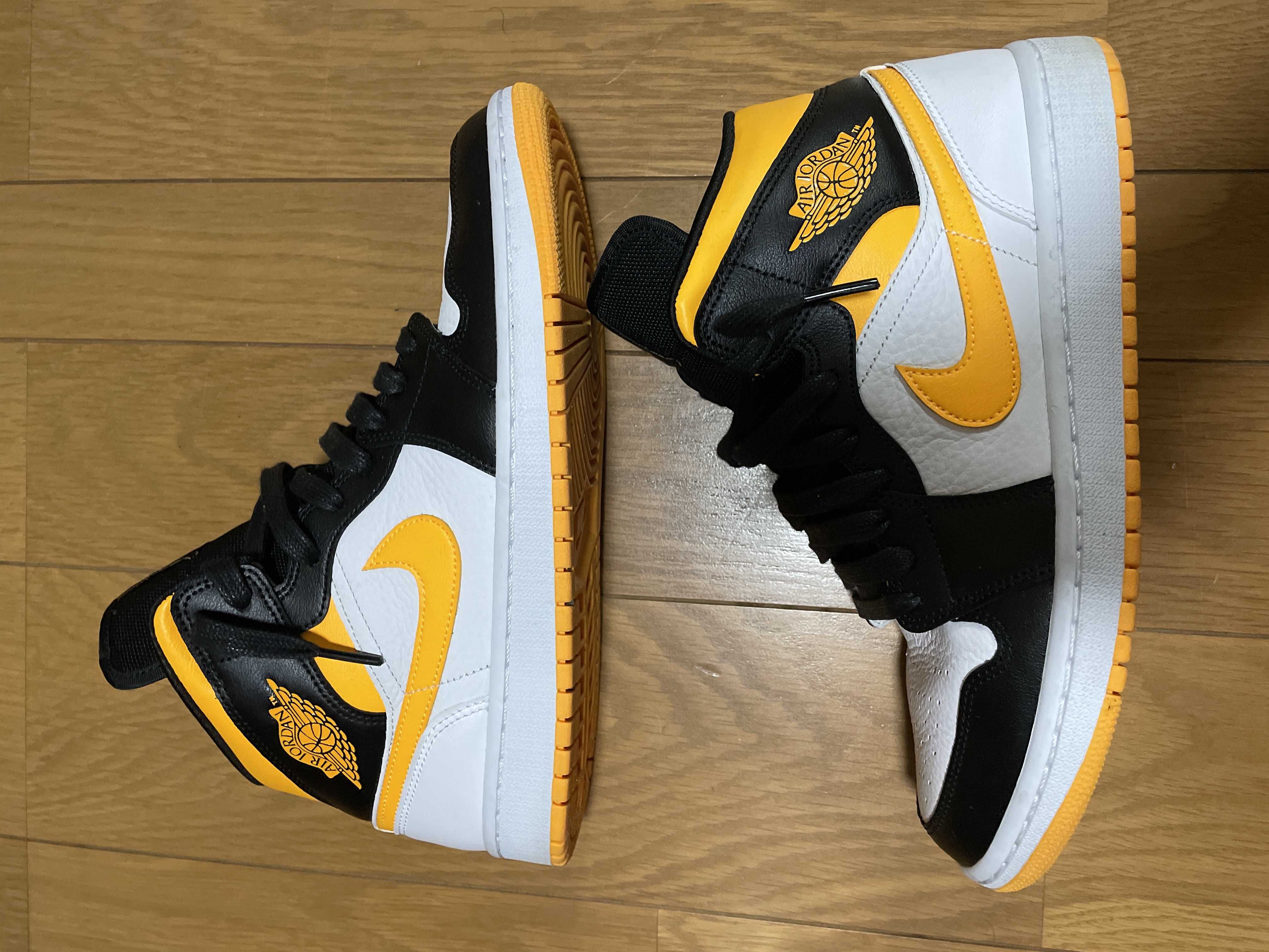 Nike Women's Air Jordan 1 Mid SE "Laser Orange Black"      