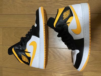 Nike Women's Air Jordan 1 Mid SE "Laser Orange Black"