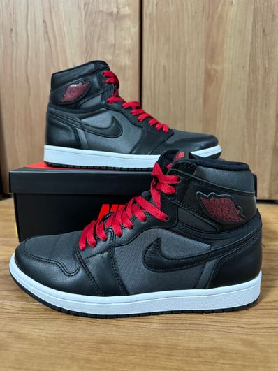 Nike Air Jordan 1 Retro High OG "Black/Metallic Silver/Gym Red"