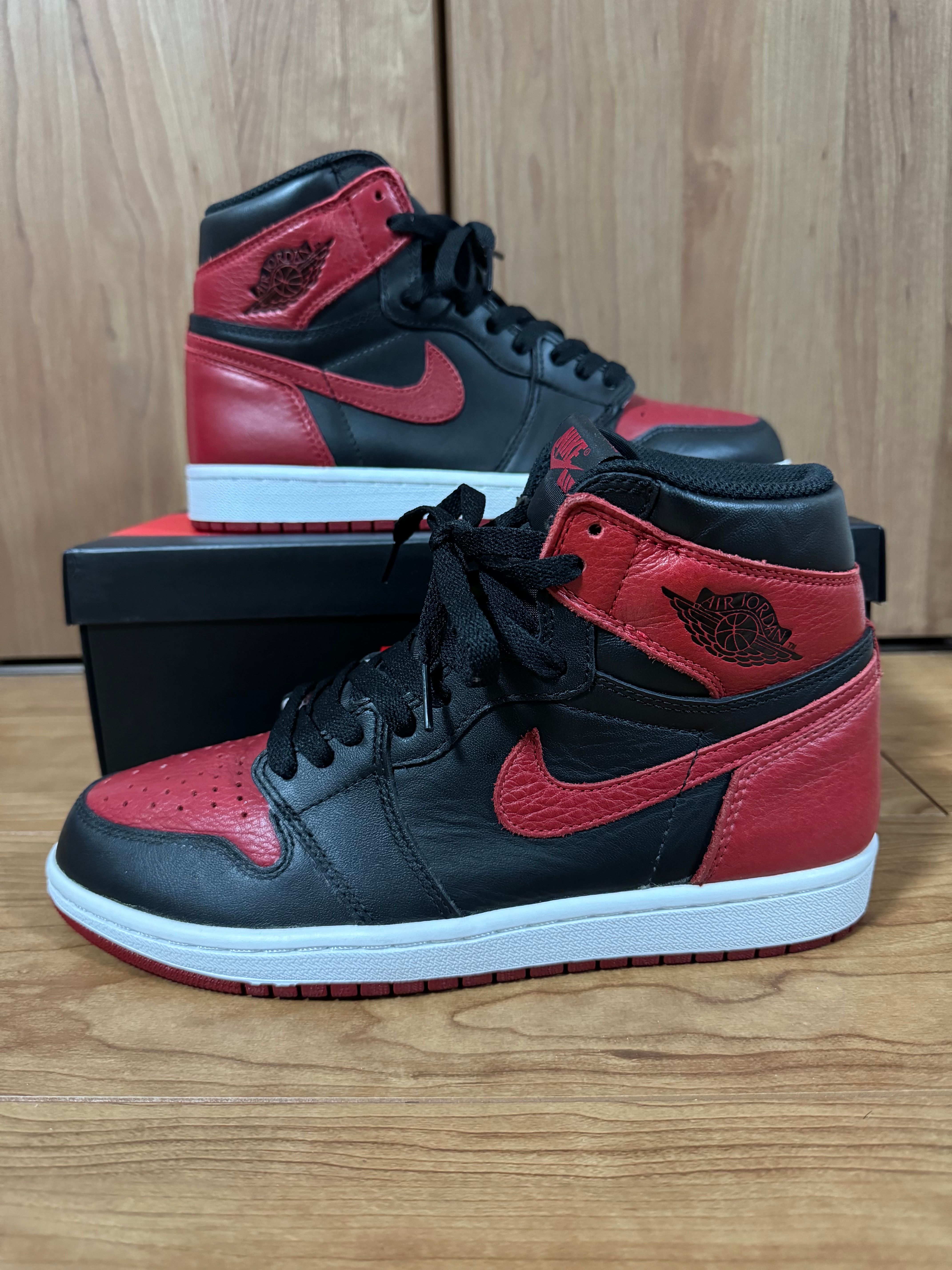 Nike Air Jordan 1 Retro High OG "Bred/Banned" (2016)