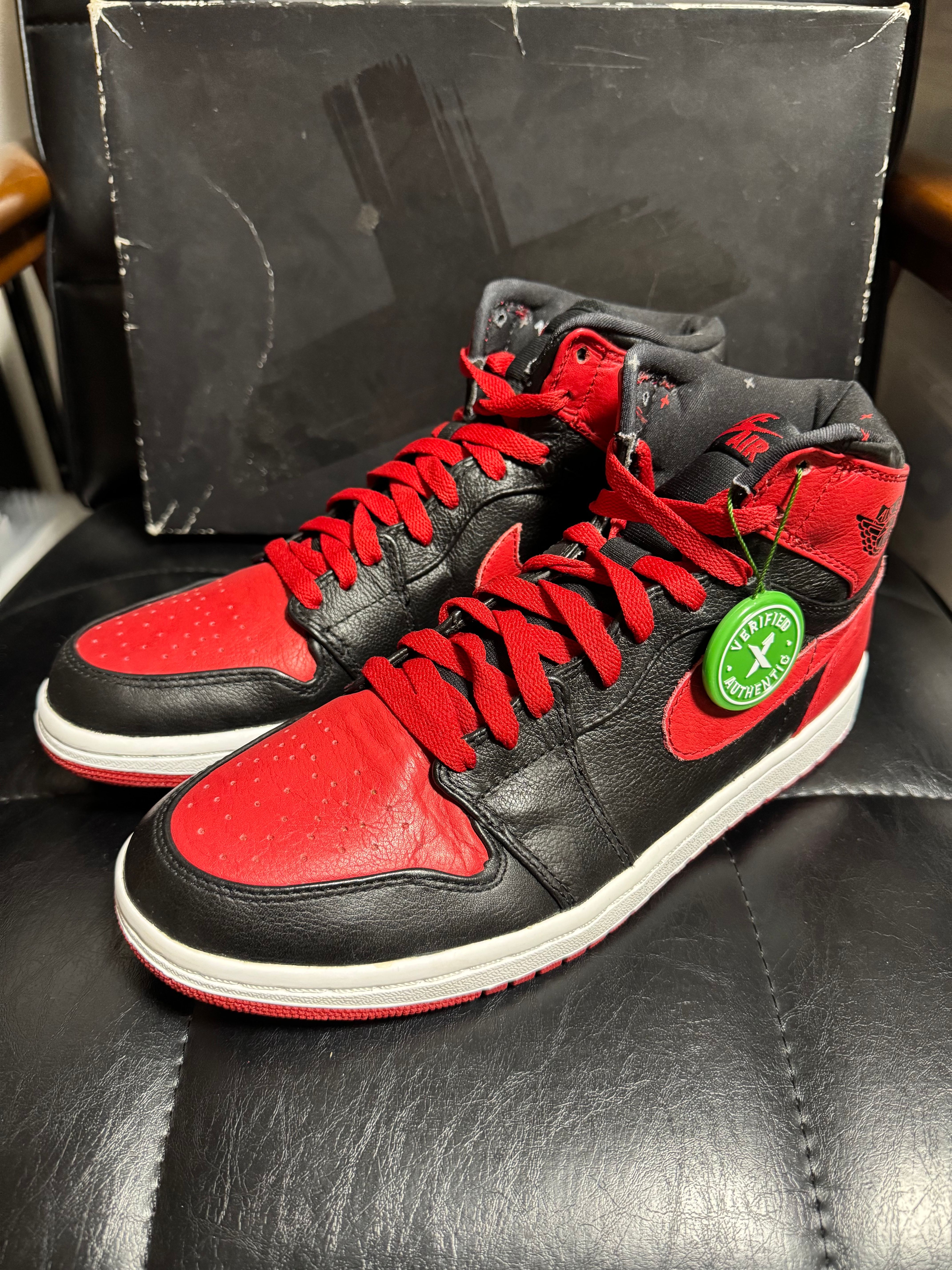 Nike Air Jordan 1 Retro High "Banned" (2011)