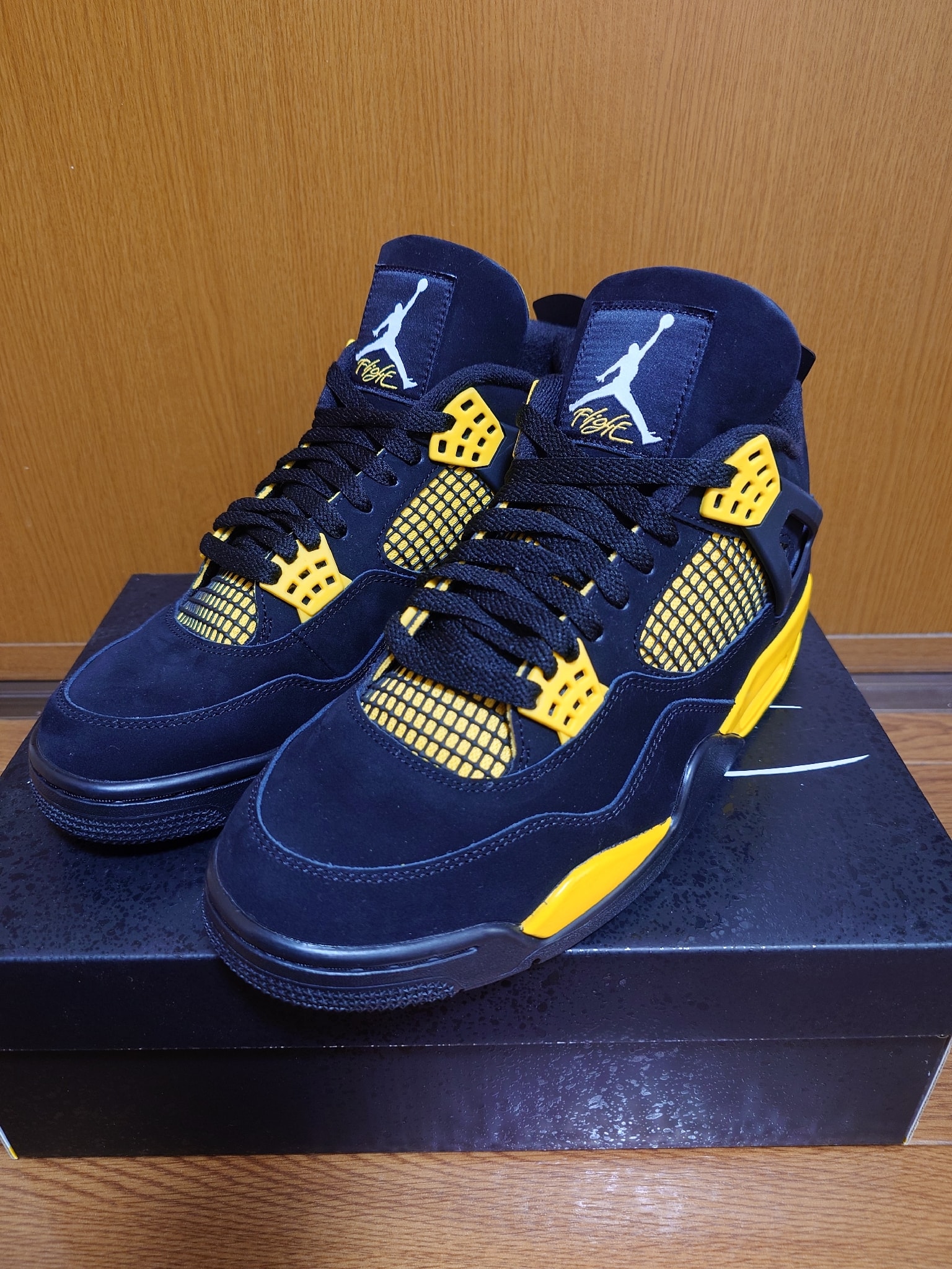 Nike Air Jordan 4 Retro "Thunder"(2023)