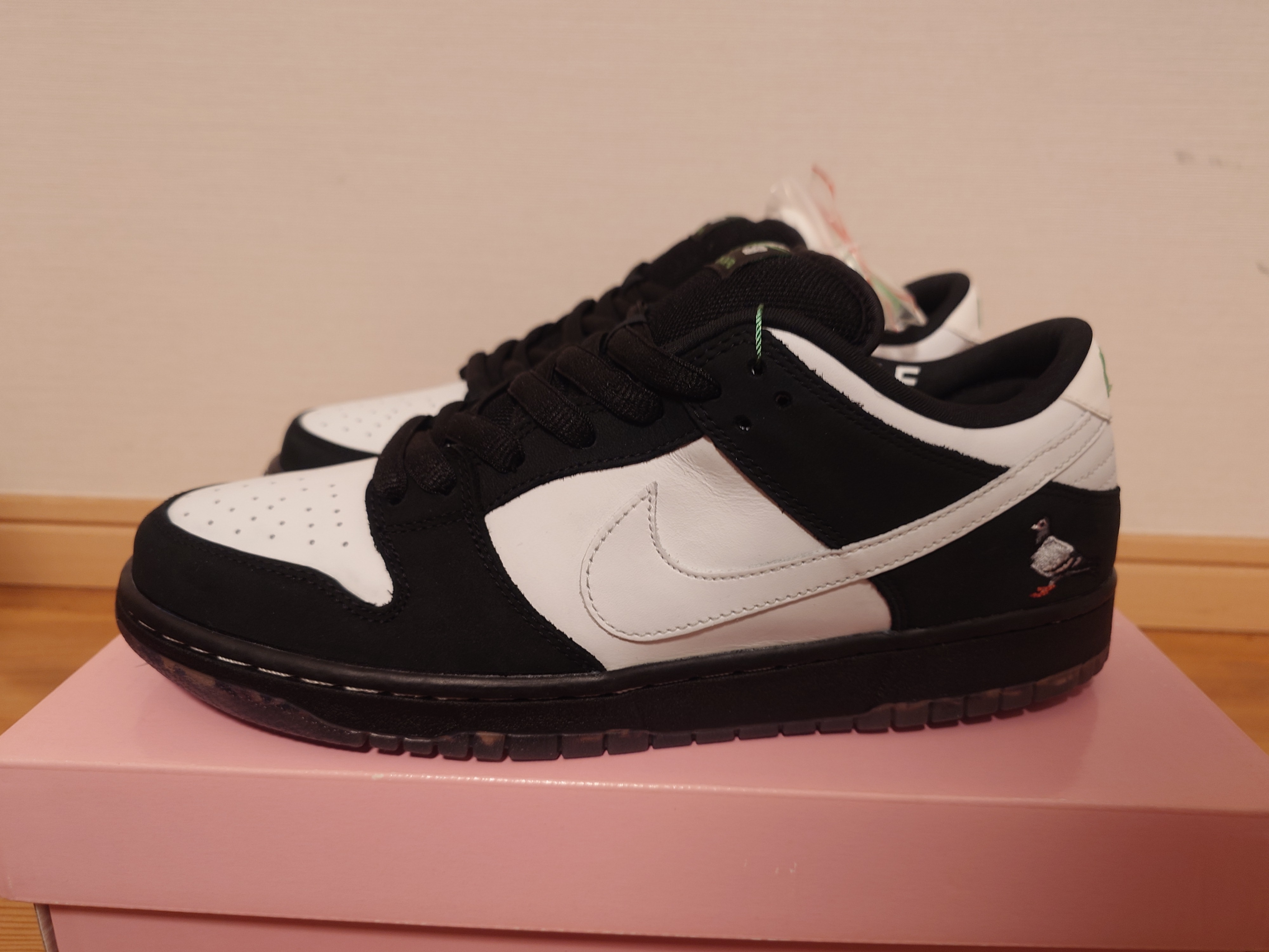 STAPLE × Nike SB Dunk Low "Pigeon Black/White"