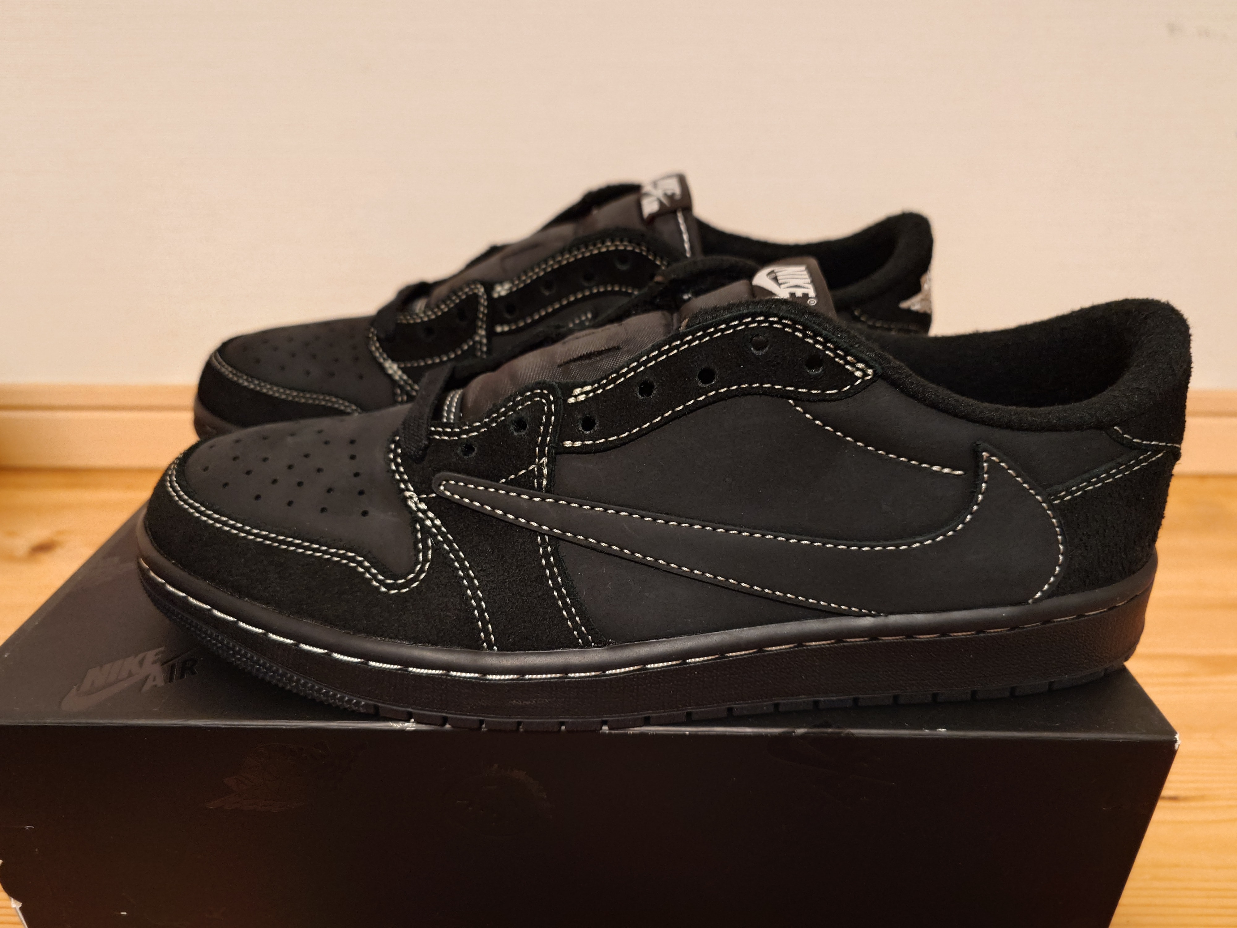 Travis Scott × Nike Air Jordan 1 Low OG SP "Black Phantom"