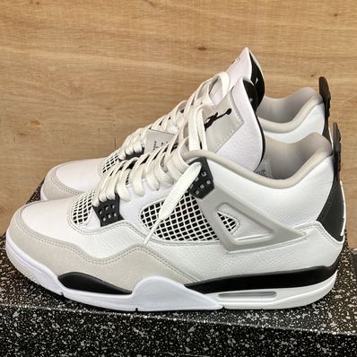 Nike Air Jordan 4 "Military Black"