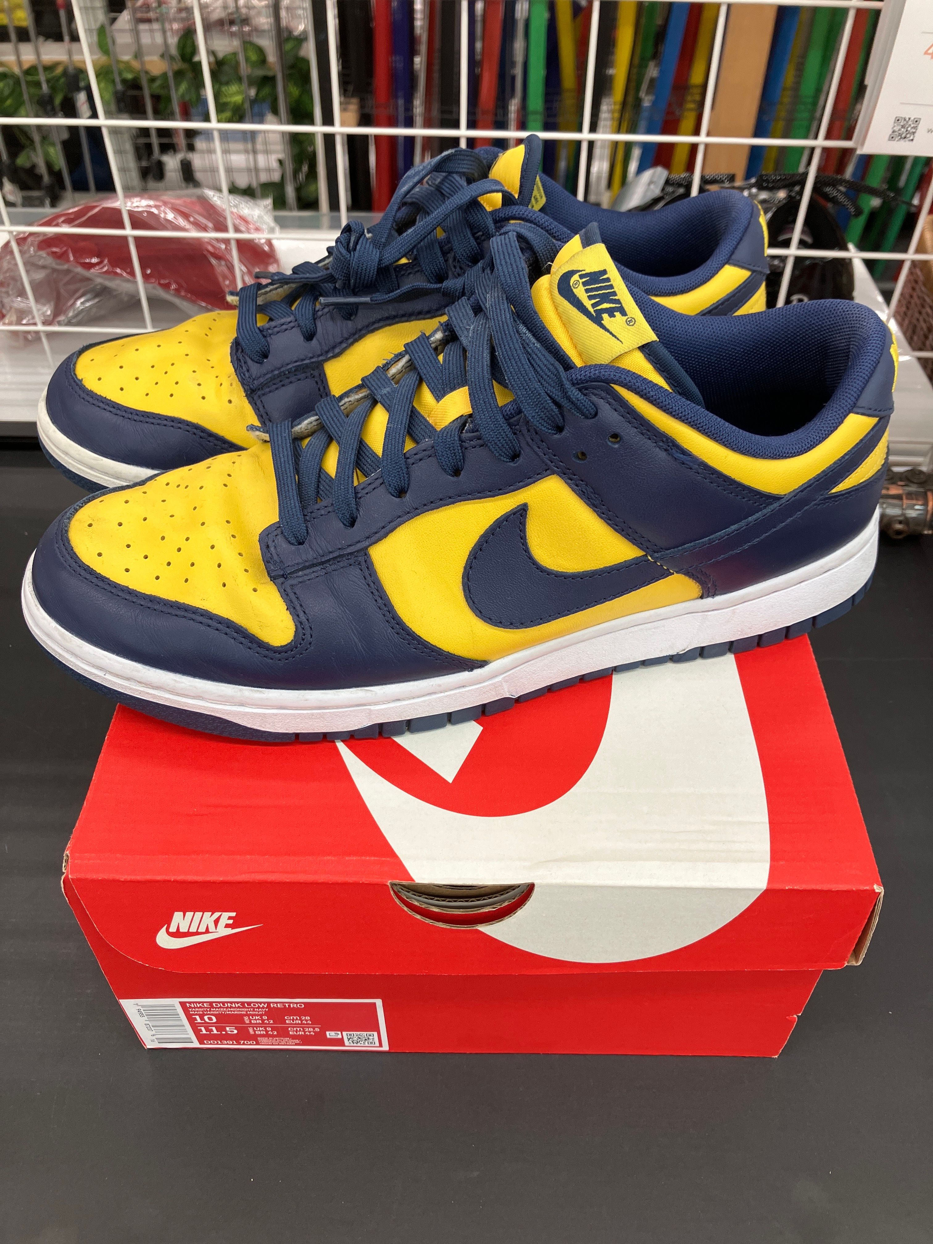 Nike Dunk Low "Michigan"