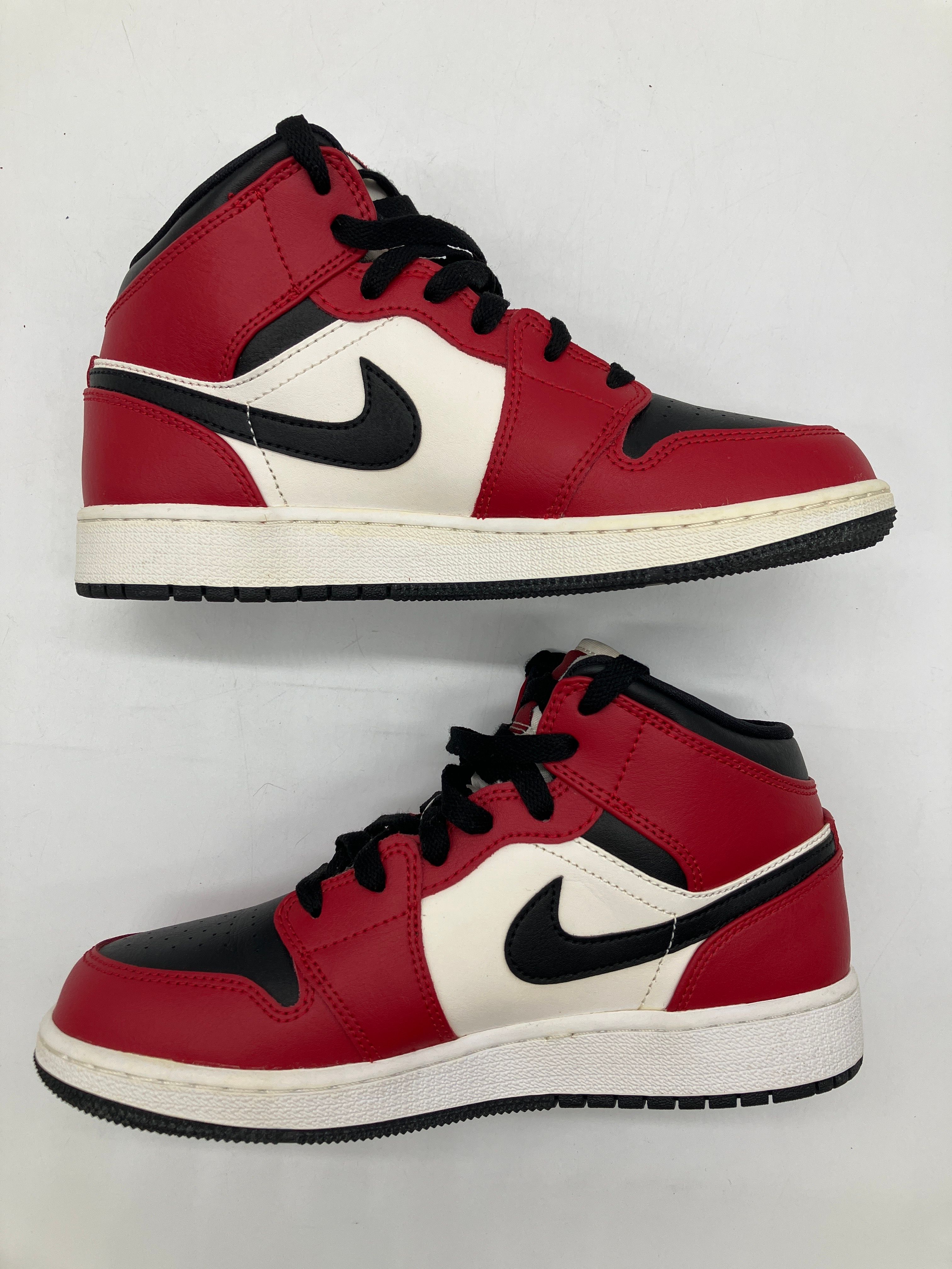 Nike GS Air Jordan 1 Mid "Black/Gym Red-White"