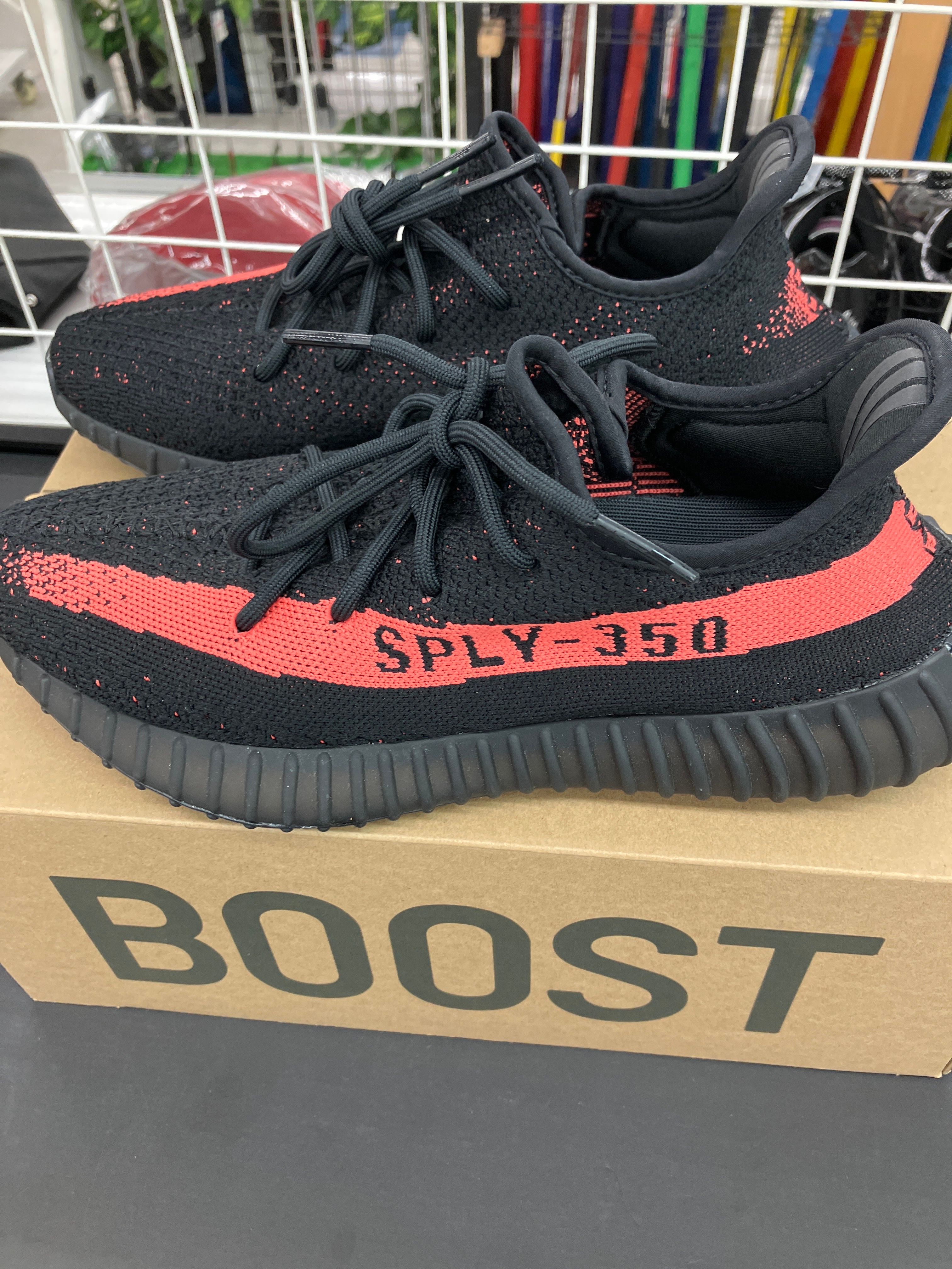adidas YEEZY Boost 350 V2 "Core Black/Red"