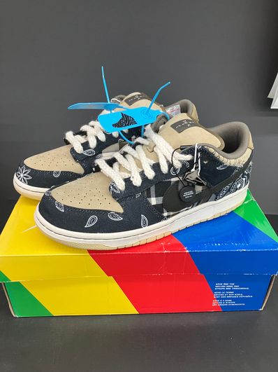 Travis Scott × Nike SB Dunk Low "Black/Parachute Beige"