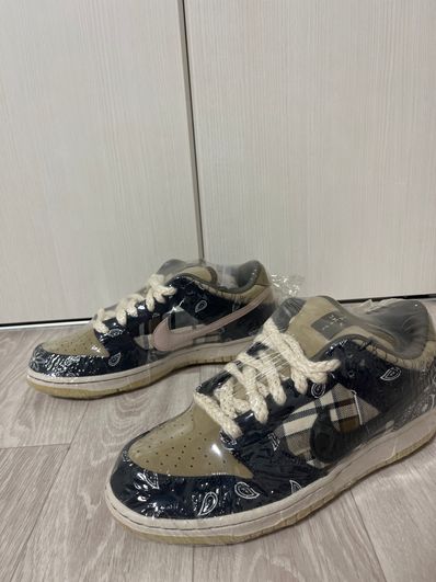 Travis Scott × Nike SB Dunk Low "Black/Parachute Beige"