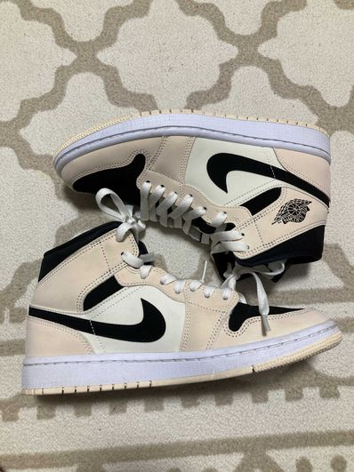 NIKE Women's AIR JORDAN 1 MID "GUAVA ICE"