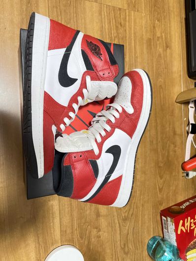 Nike Air Jordan 1 High OG "White/Black/Light Smoke Grey"