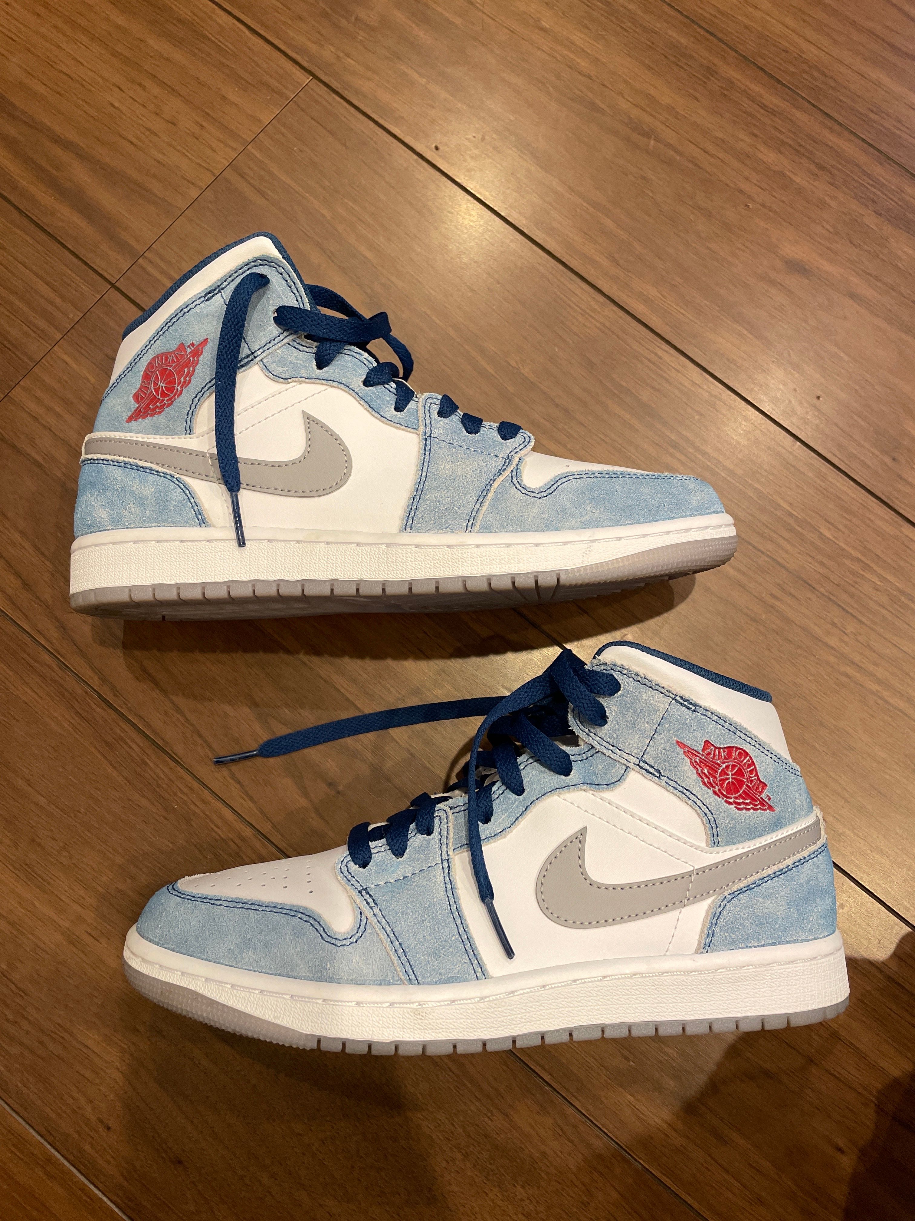 Nike Air Jordan 1 Mid SE "White/Hyper Royal/Red"