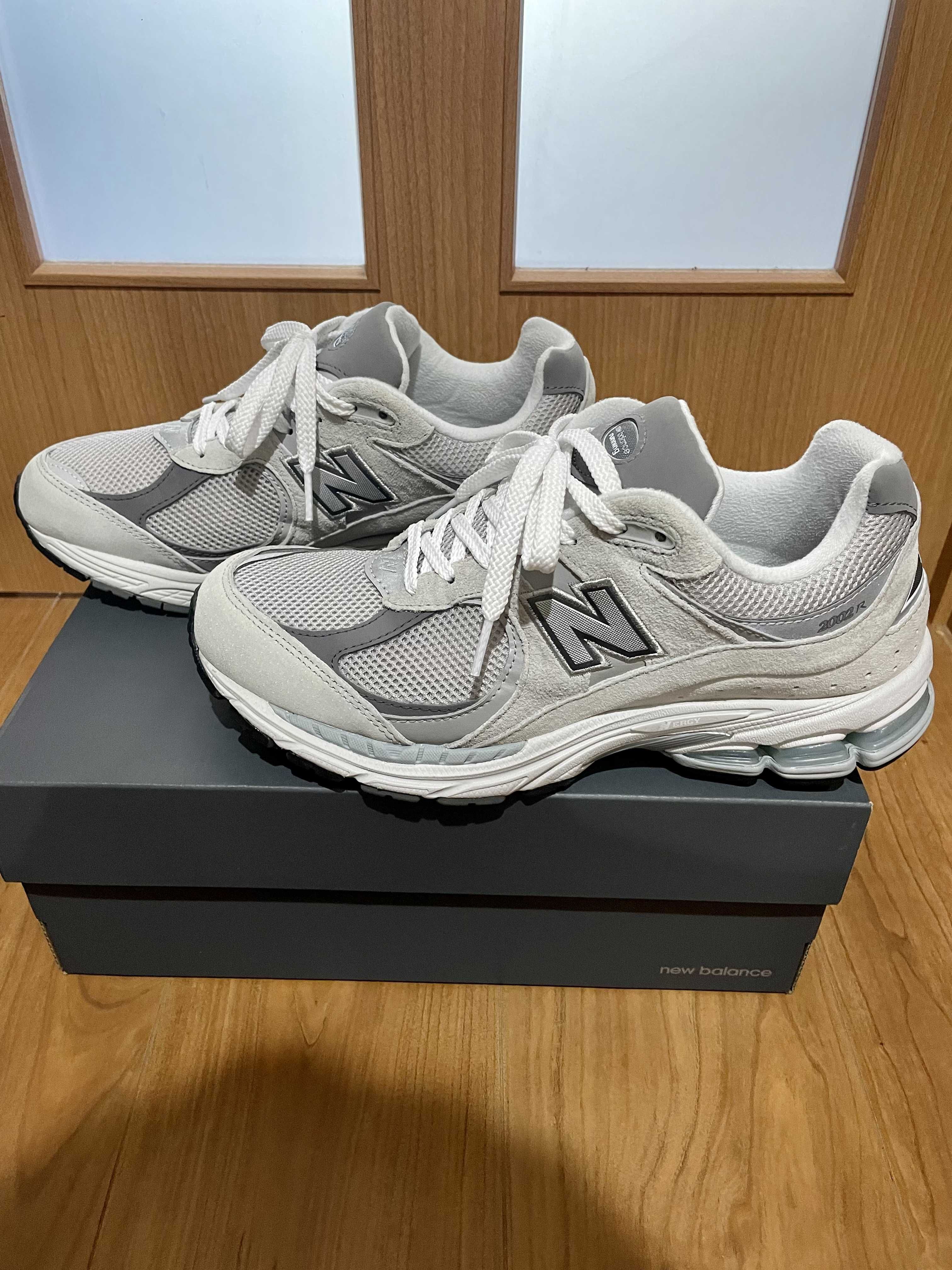 New Balance 2002R "Gray"