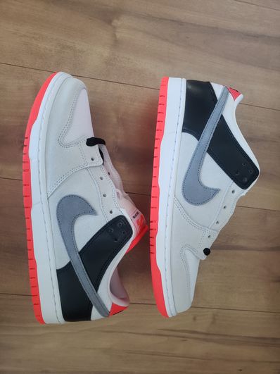 Nike SB Dunk Low "Infrared"