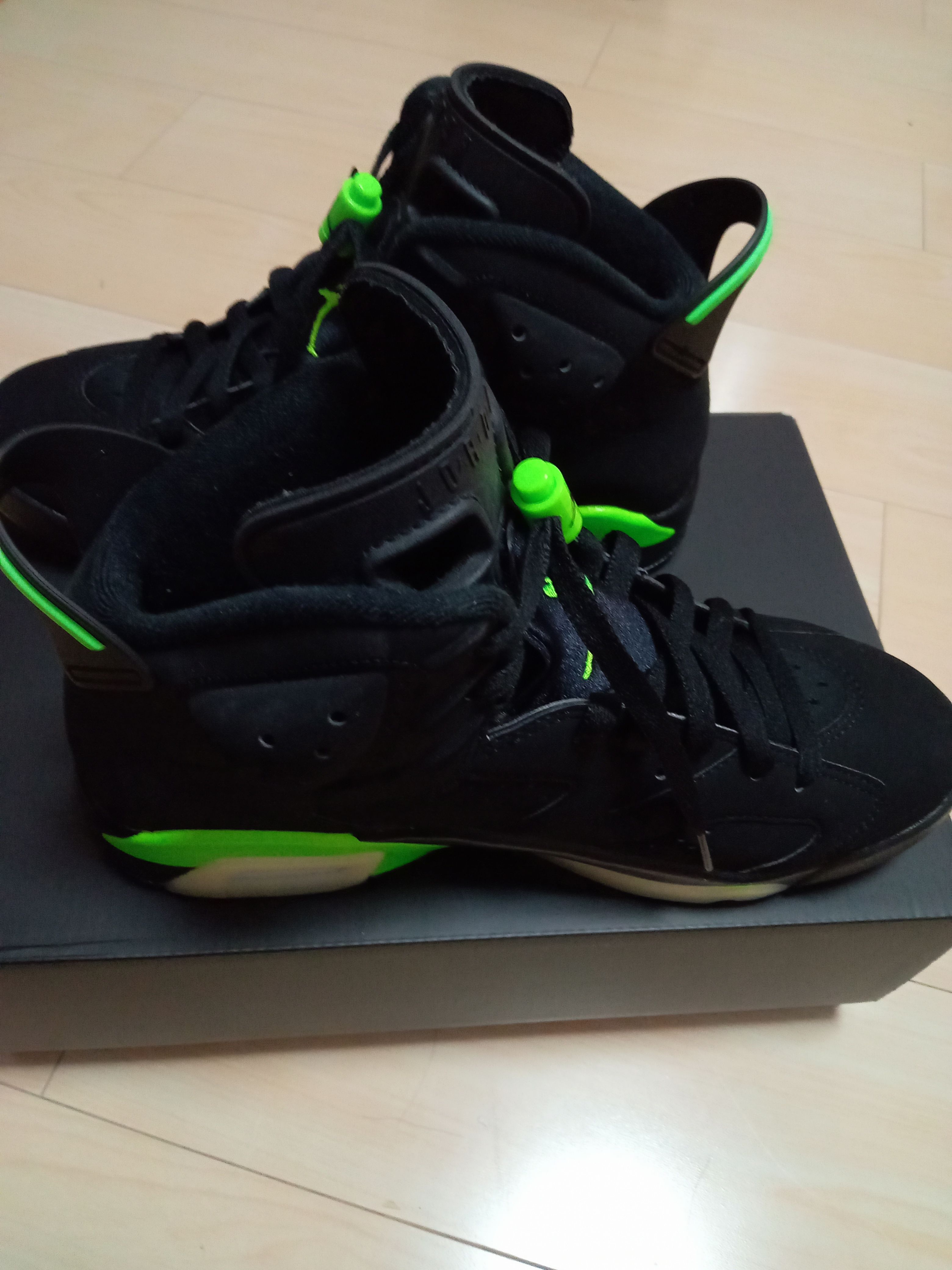 NIKE AIR JORDAN 6 "ELECTRIC GREEN"