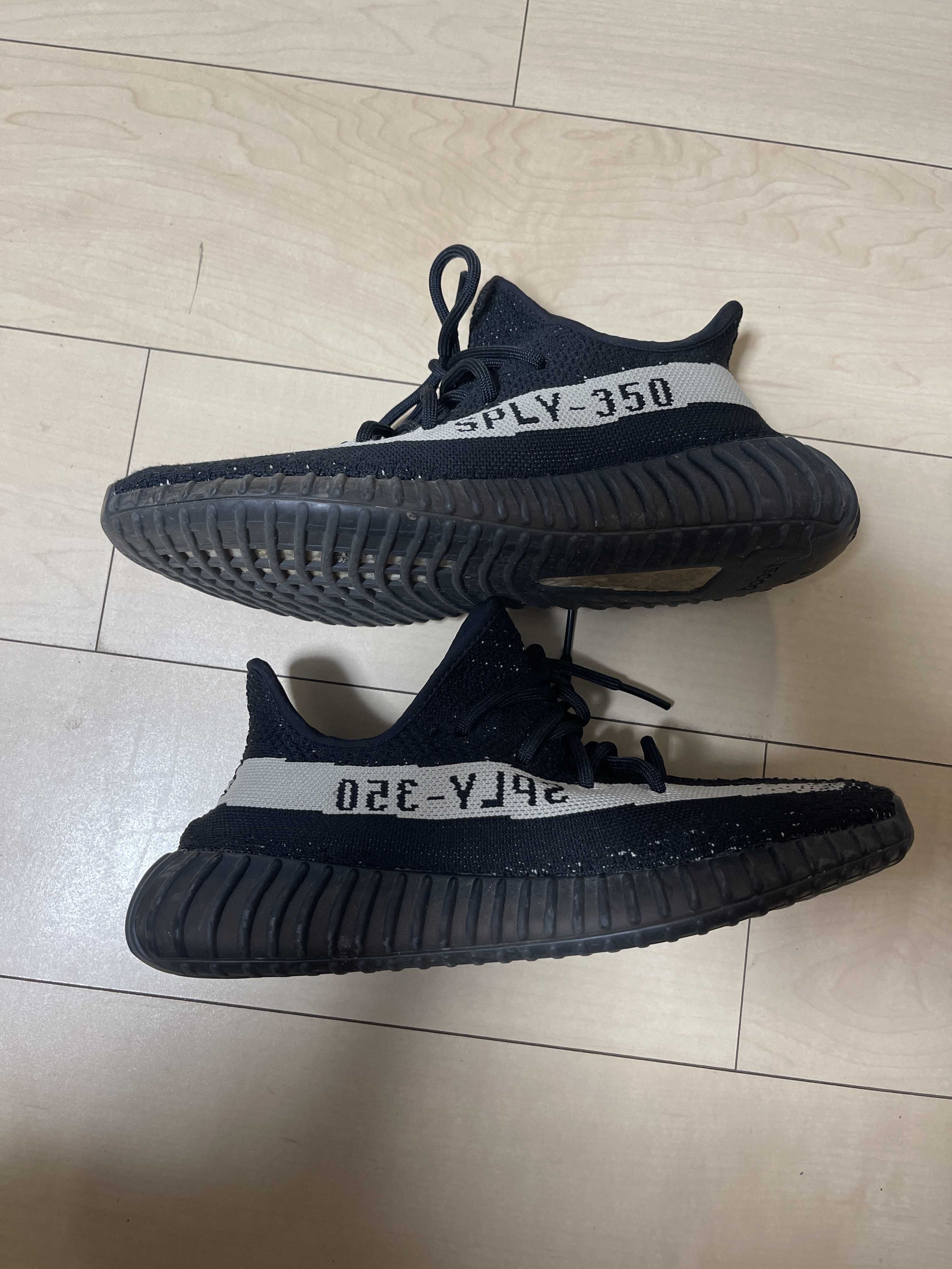 adidas YEEZY Boost 350 V2 "Oreo"