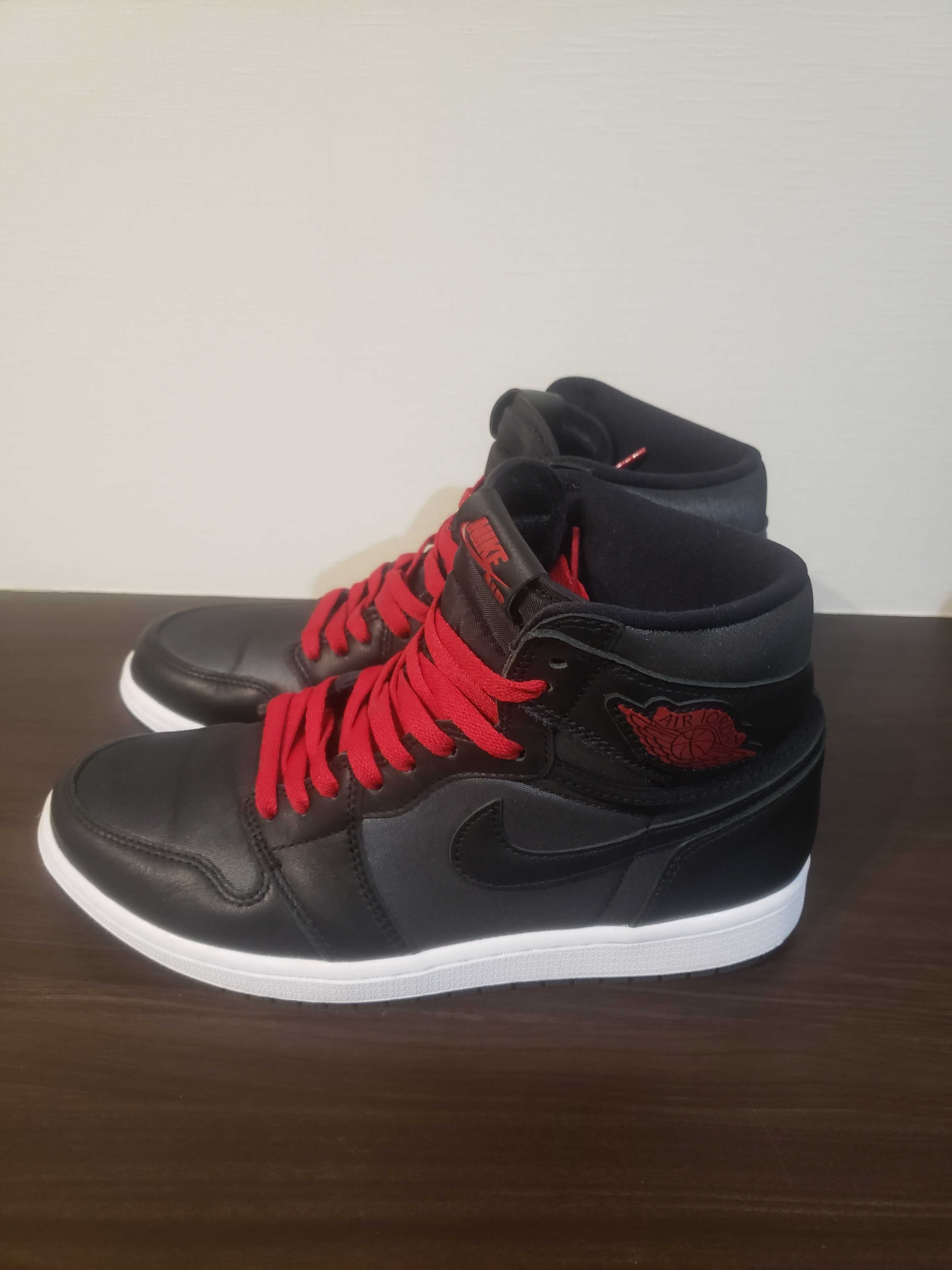 Nike Air Jordan 1 Retro High OG "Black/Metallic Silver/Gym Red"