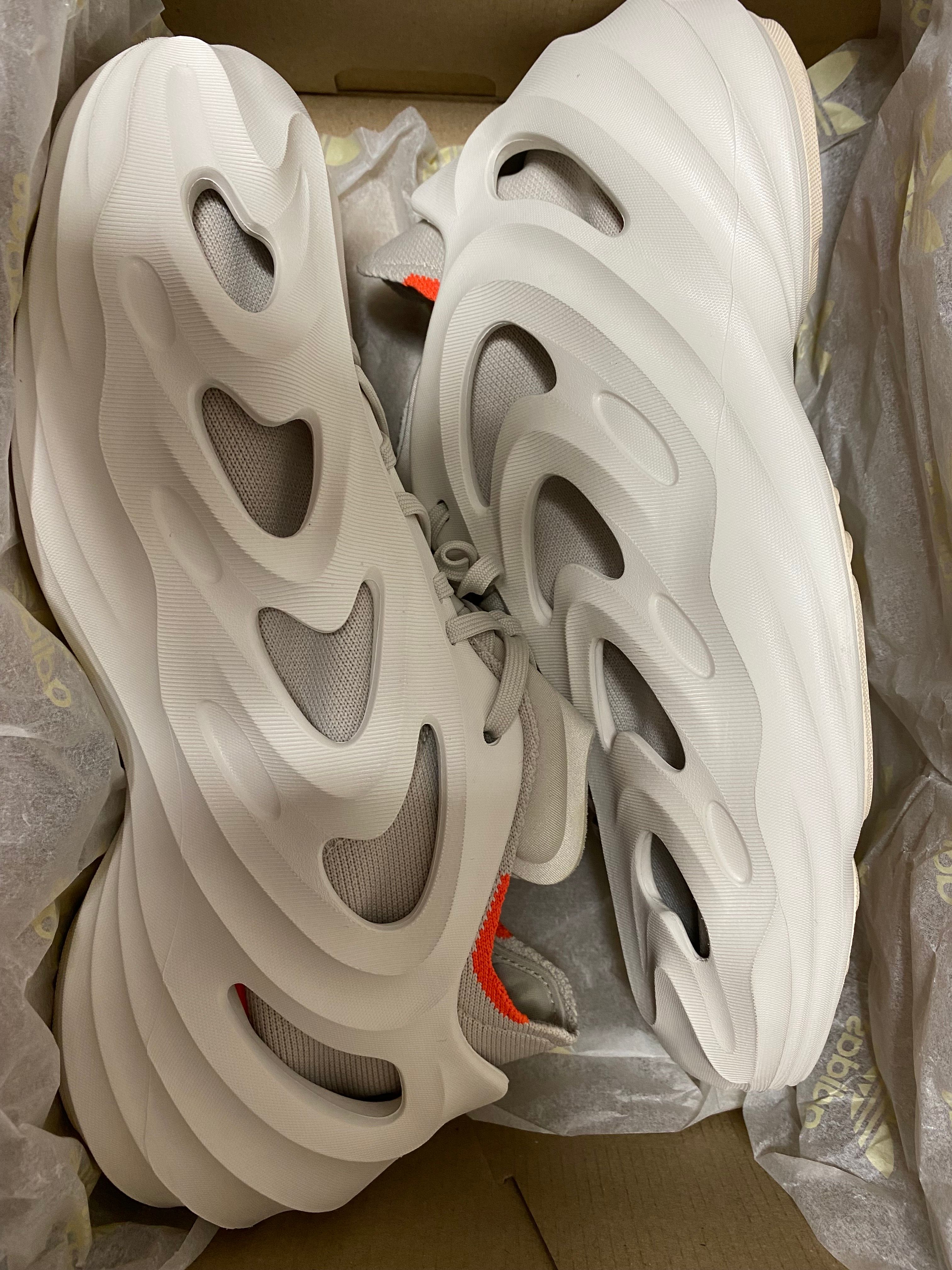 アディダス アディフォーム Q "オフホワイト"