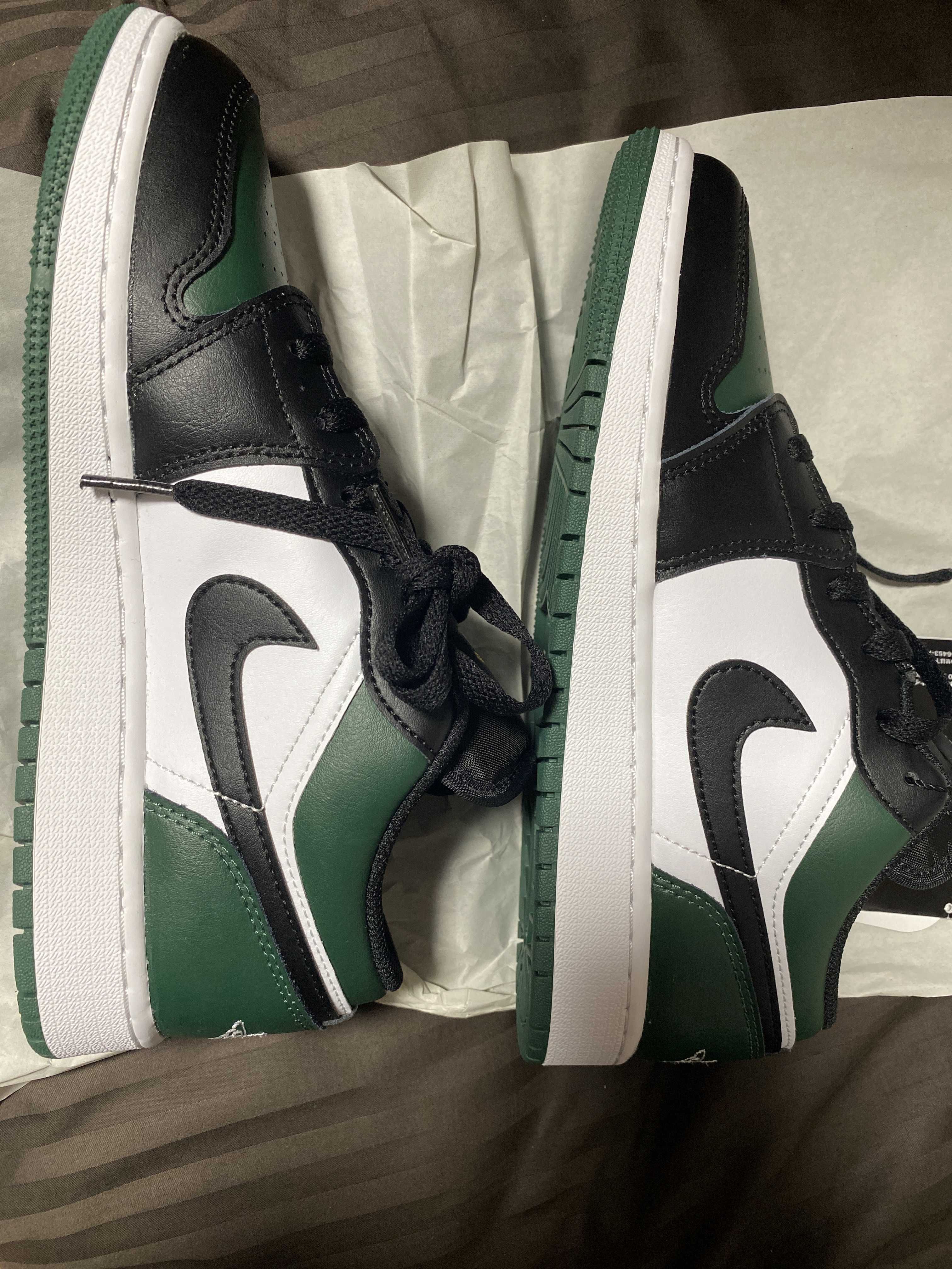 Nike GS Air Jordan 1 Low "Green Toe"