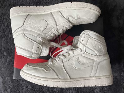 Nike Air Jordan 1 Retro High OG "Sail"
